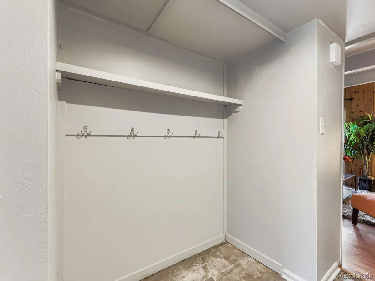 10042025060647 1200 16