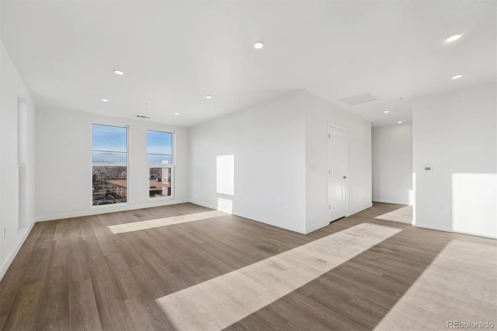 639 29th St #200 Denver CO 80205 MLS #REC4604752 06252026221123 1600 3