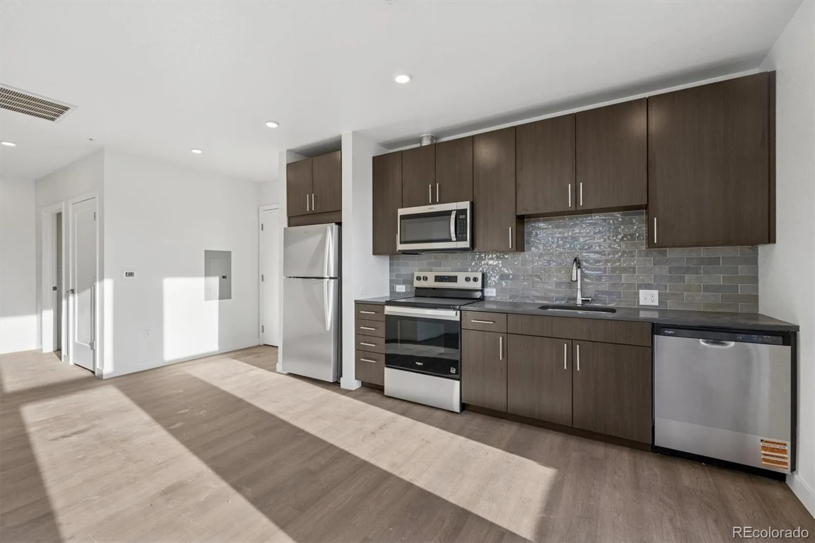 639 29th St #200 Denver CO 80205 MLS #REC4604752 06252026221123 1600 6