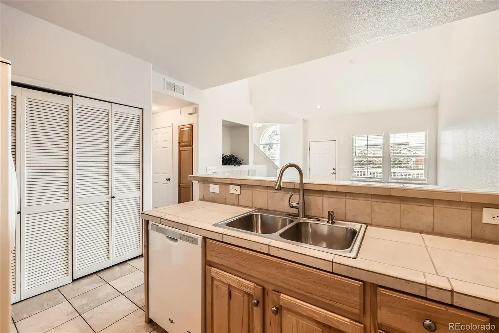 16366 E Fremont Avenue #11 Aurora CO 80016 MLS #REC4608861 01252026165257 1600 12