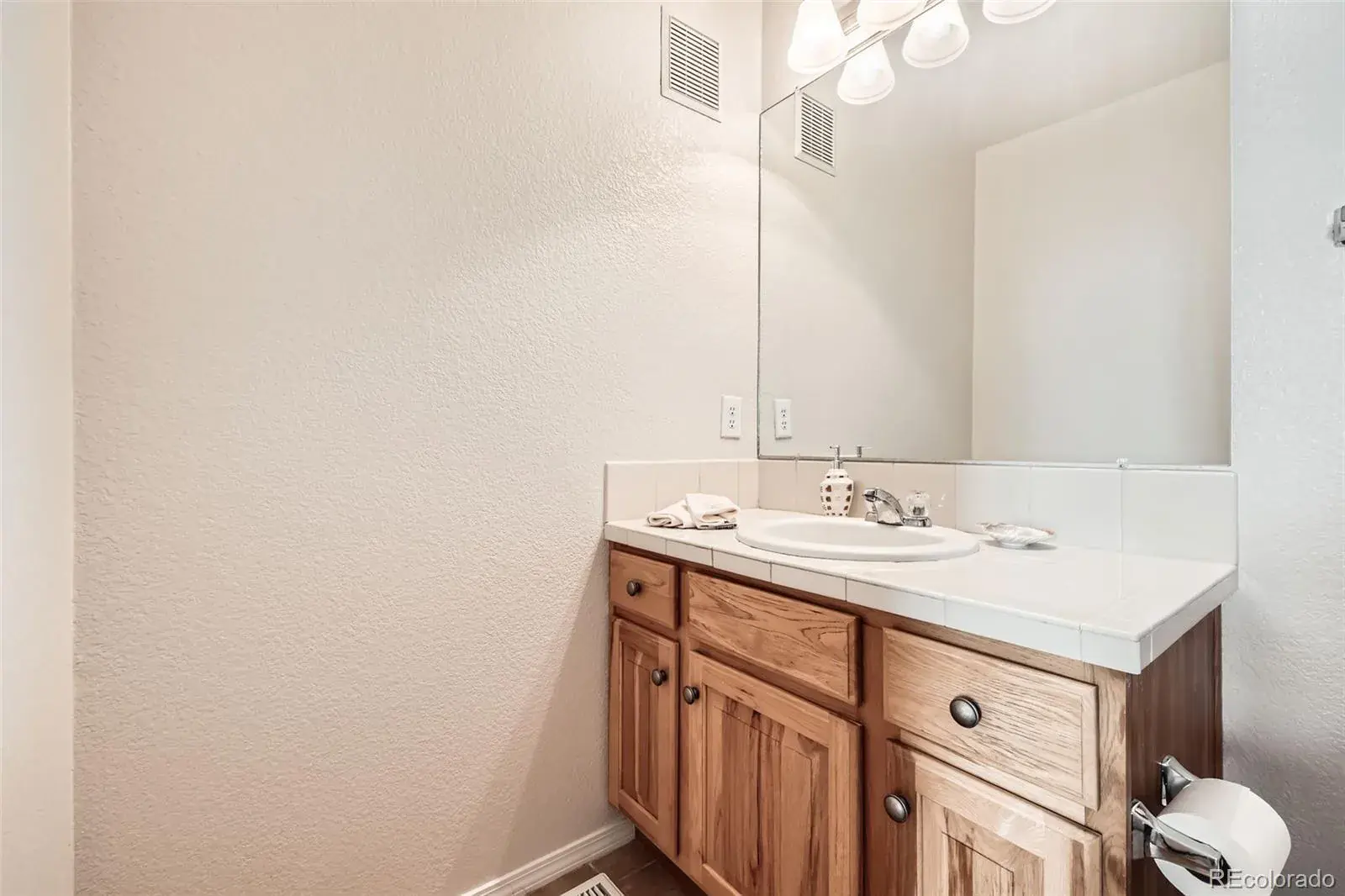 16366 E Fremont Avenue #11 Aurora CO 80016 MLS #REC4608861 01252026165257 1600 20