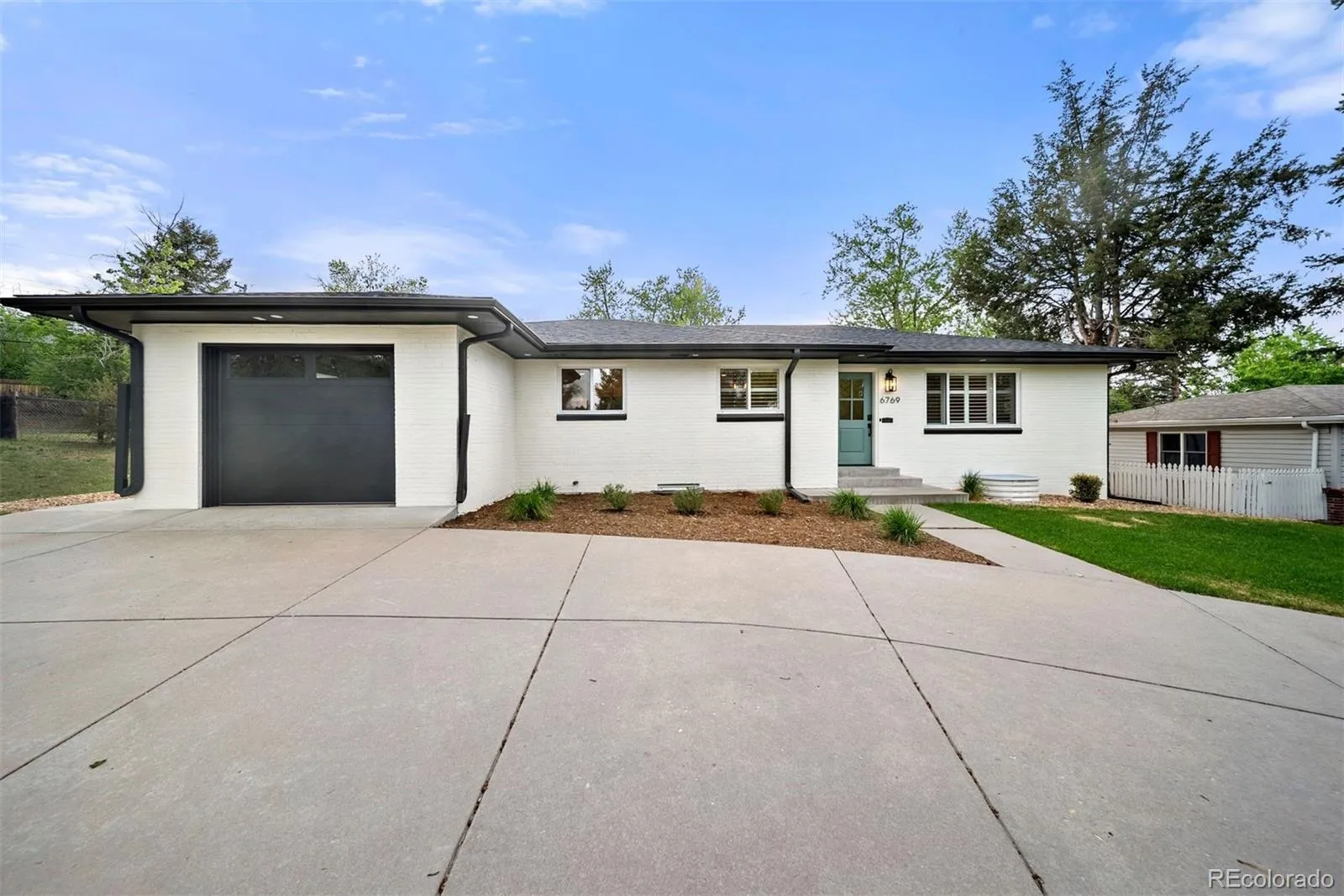 6769 S Foresthill Street Littleton CO 80120 MLS #REC4608994 05152026195521 1600 0