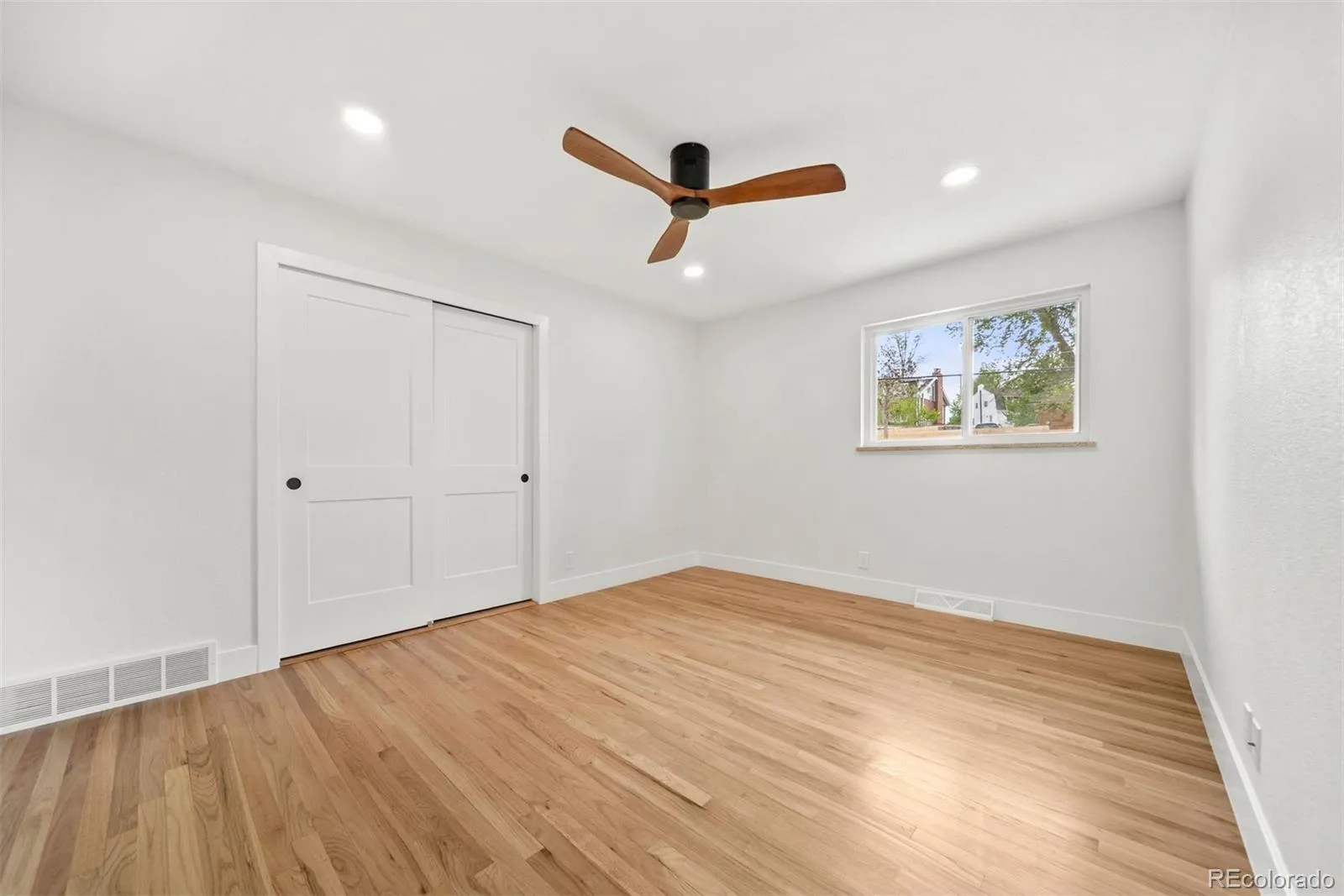 6769 S Foresthill Street Littleton CO 80120 MLS #REC4608994 05152026195521 1600 20
