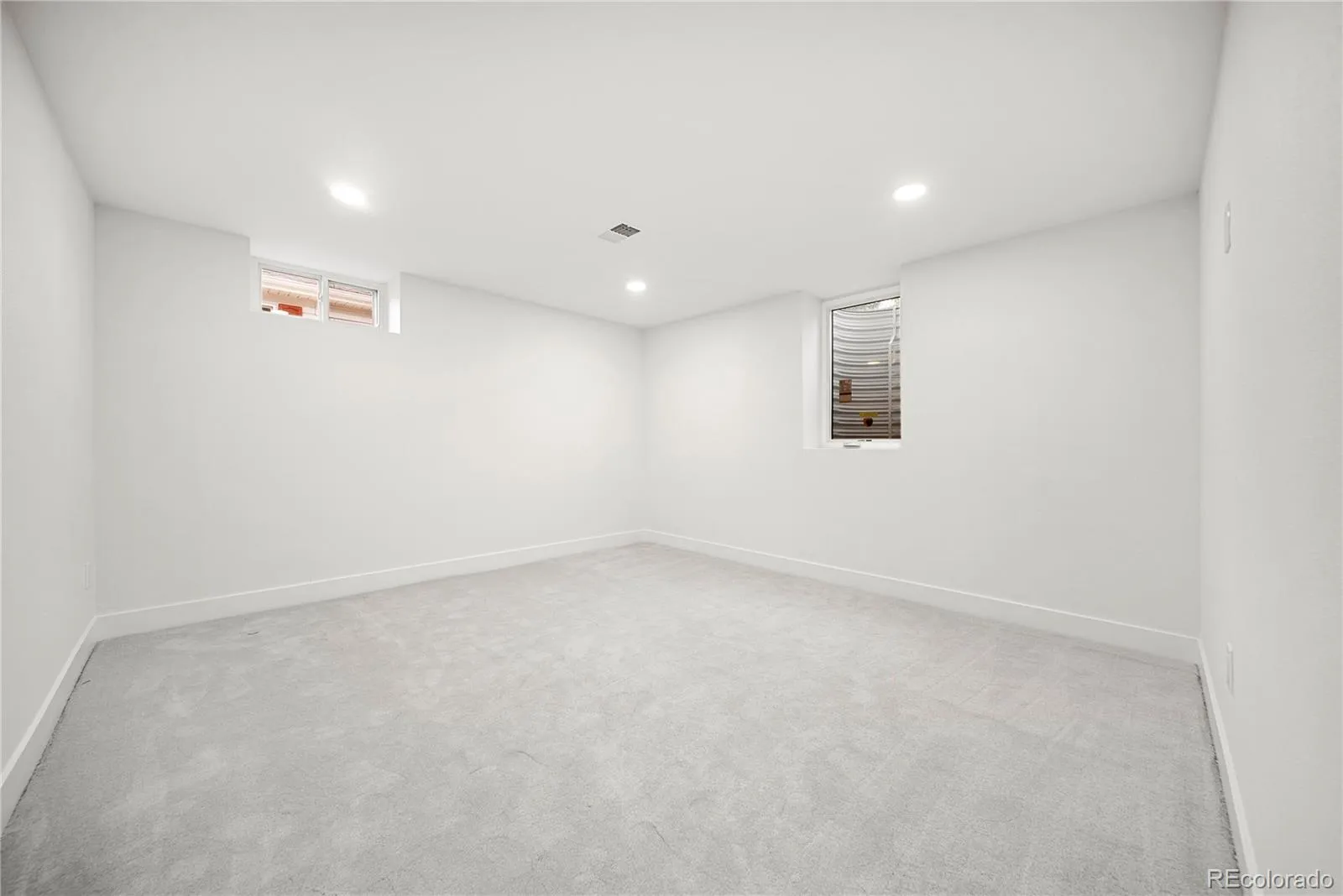 6769 S Foresthill Street Littleton CO 80120 MLS #REC4608994 05152026195521 1600 31