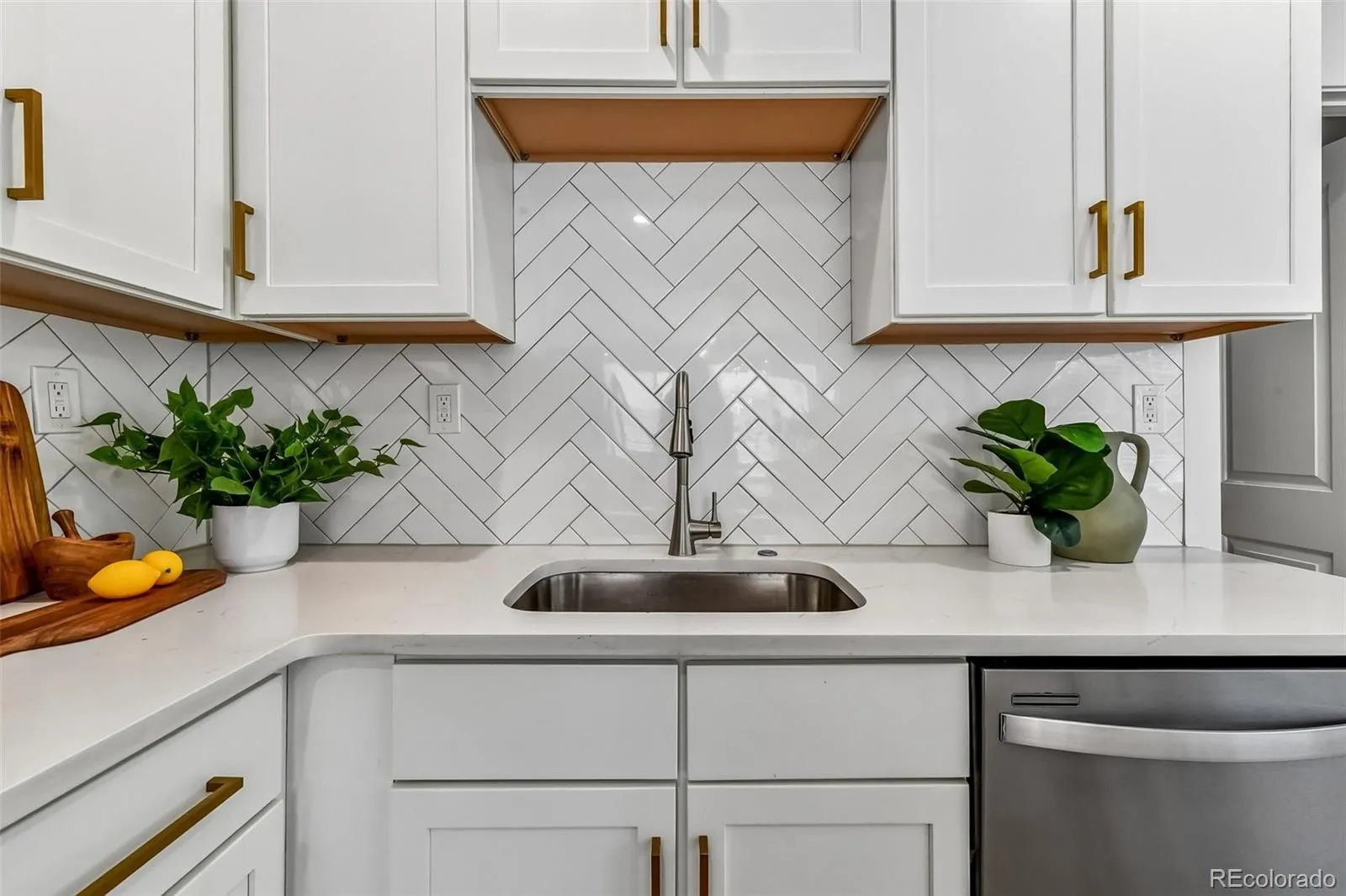 04162026160829 1600 15