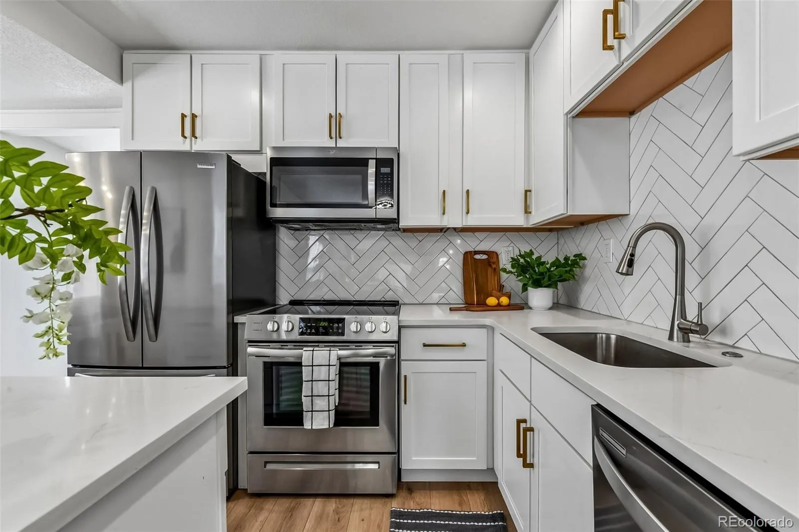 129 King Street Denver CO 80219 MLS #REC4611522 05032026000746 1600 13