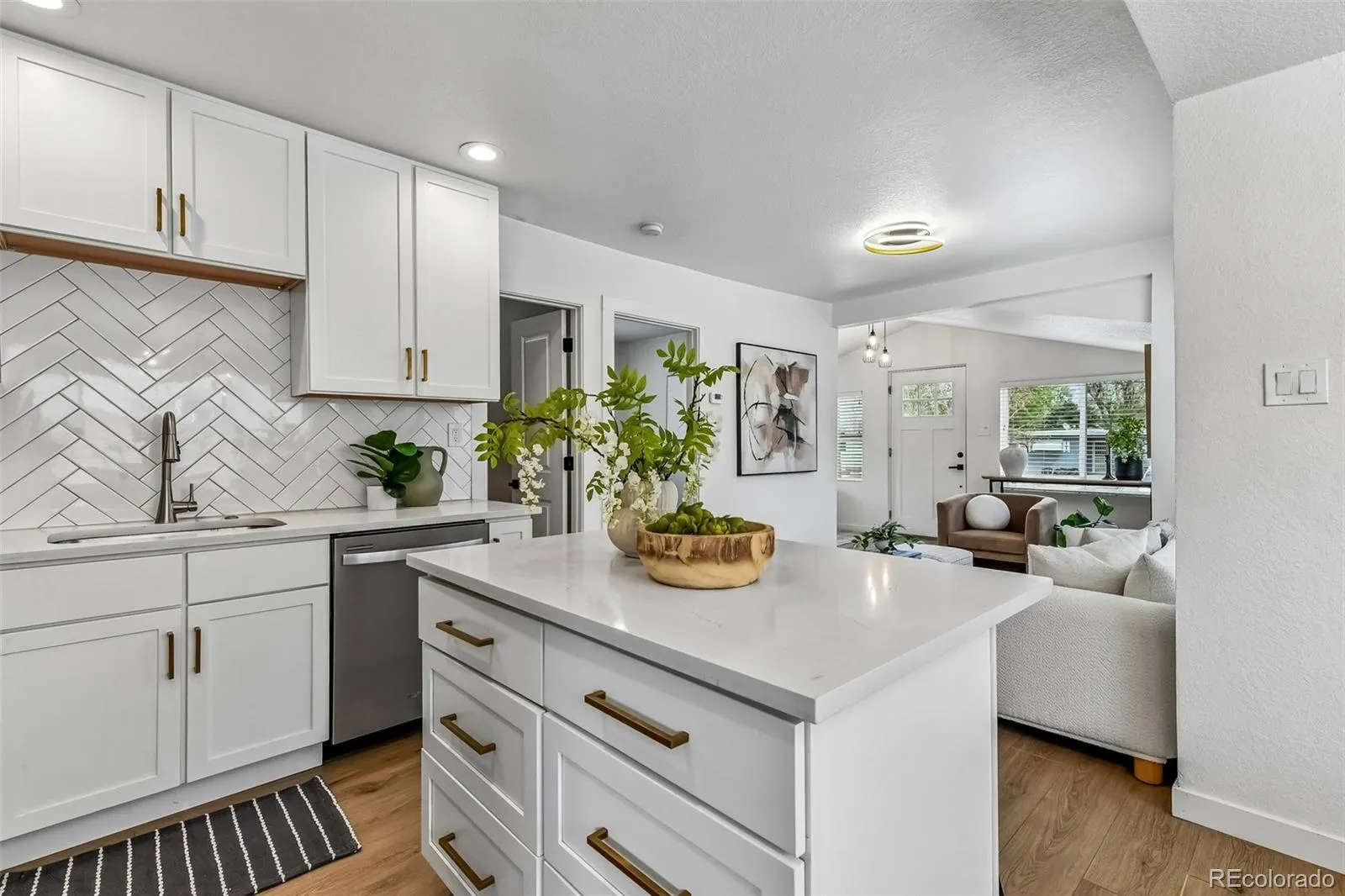 129 King Street Denver CO 80219 MLS #REC4611522 05032026000746 1600 18