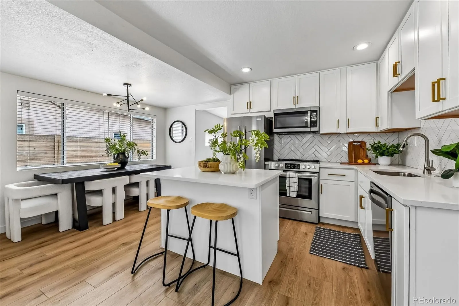 129 King Street Denver CO 80219 MLS #REC4611522 05032026000746 1600 19