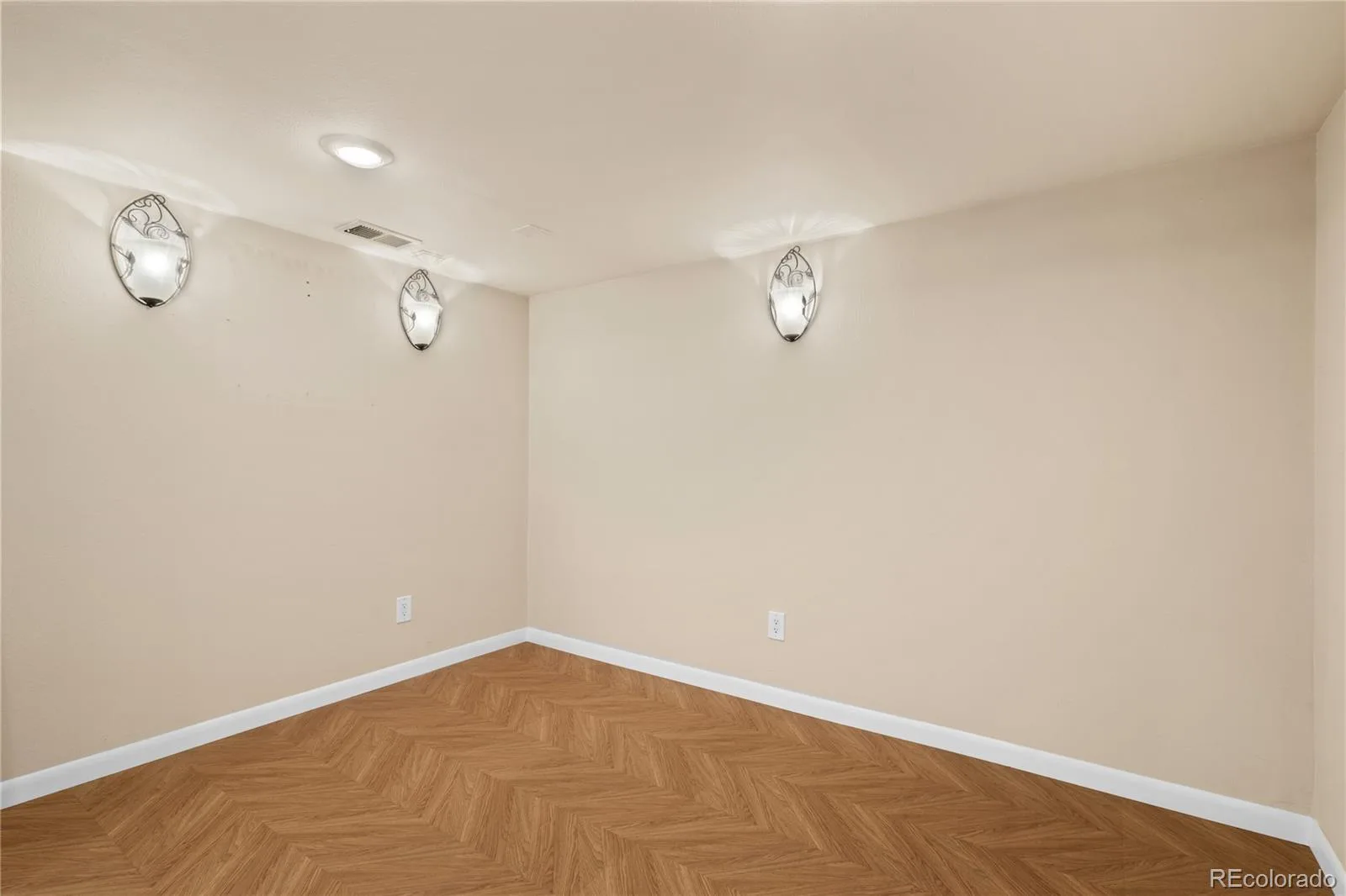 2773 S Mabry Way Denver CO 80236 | MLS #REC4612793 08242026234640 1600 30
