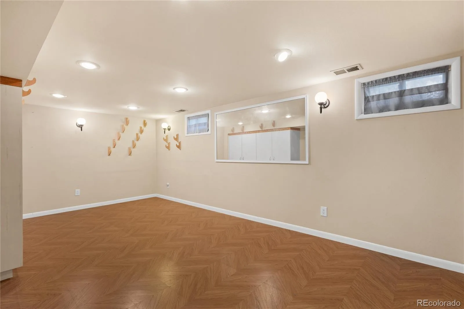 2773 S Mabry Way Denver CO 80236 | MLS #REC4612793 08242026234640 1600 32