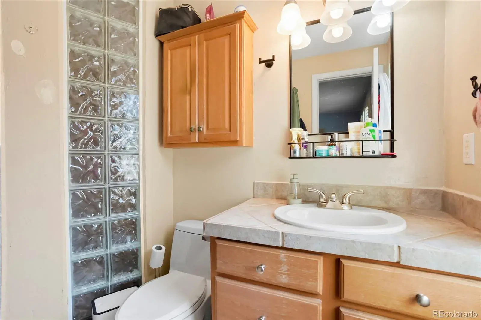 5295 W Plymouth Drive Littleton CO 80128 MLS #REC4613607 08142025190043 1600 11