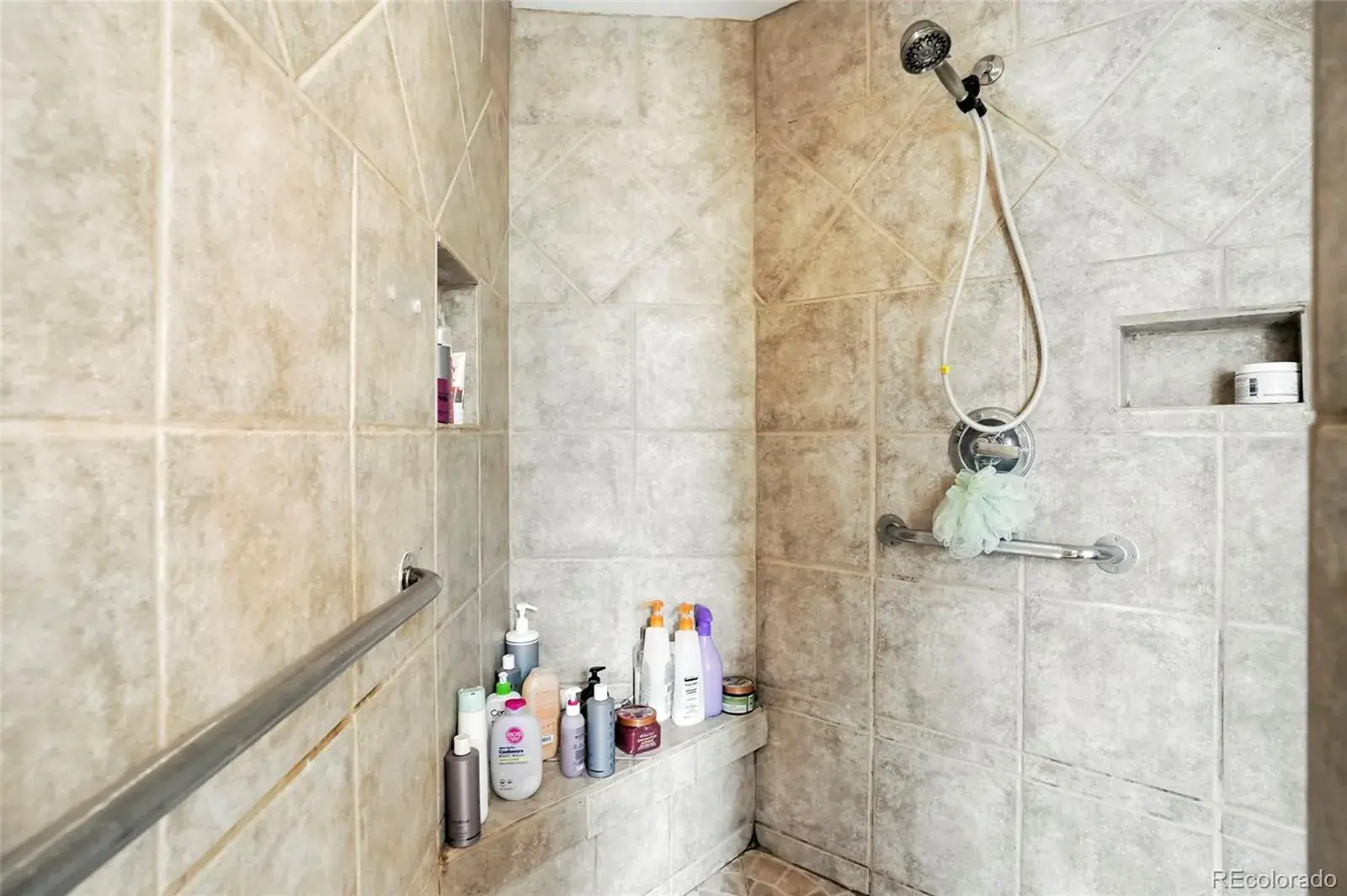 5295 W Plymouth Drive Littleton CO 80128 MLS #REC4613607 08142025190043 1600 12