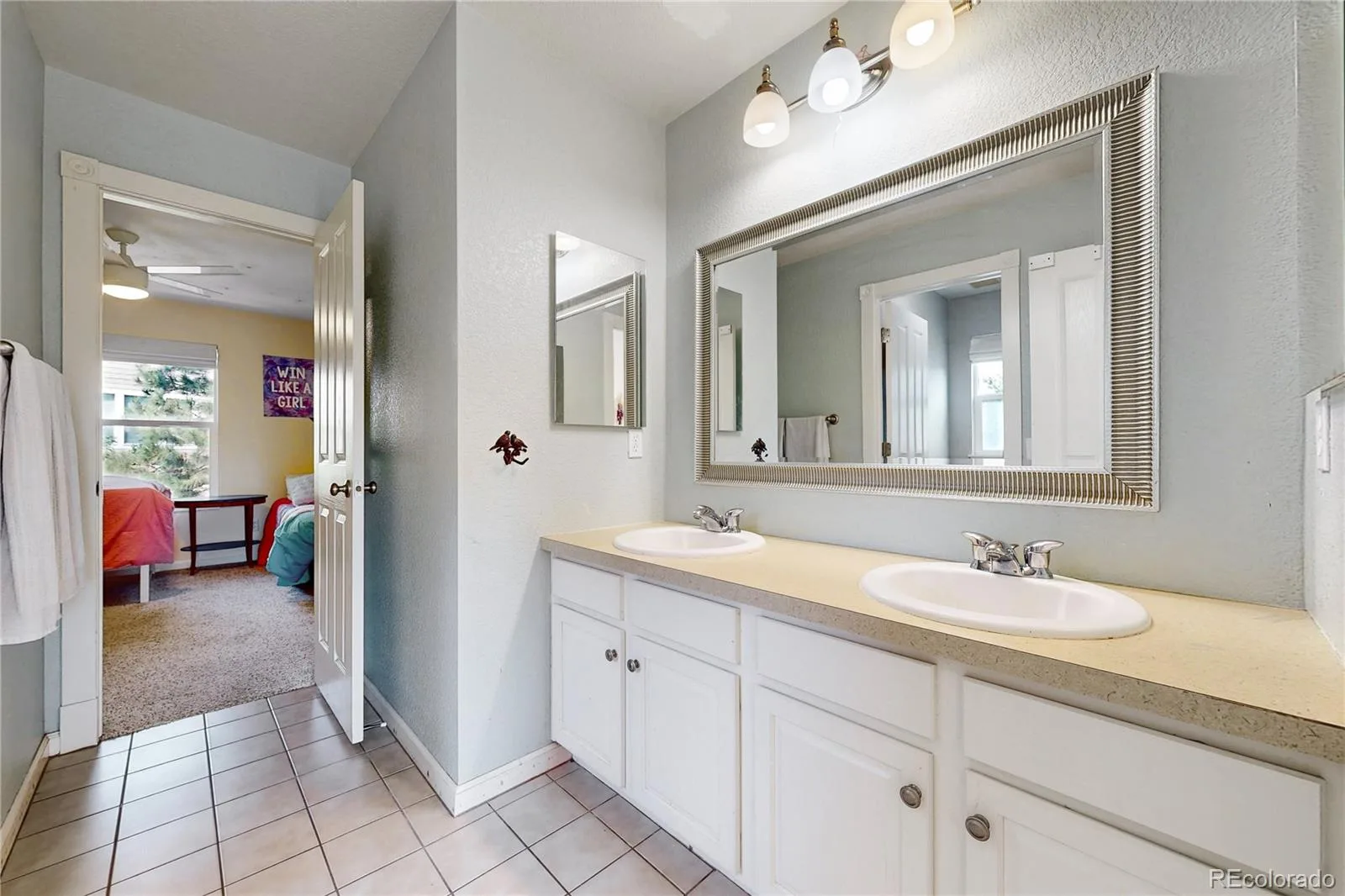 10727 Addison Court Highlands Ranch CO 80126 | MLS #REC4614135 08292026001831 1600 24