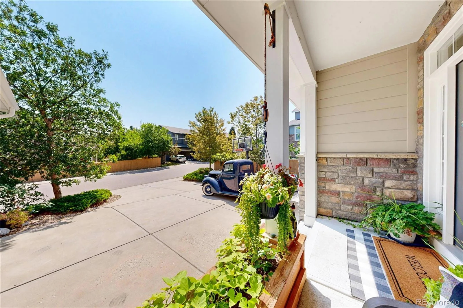 10727 Addison Court Highlands Ranch CO 80126 | MLS #REC4614135 08292026001831 1600 3