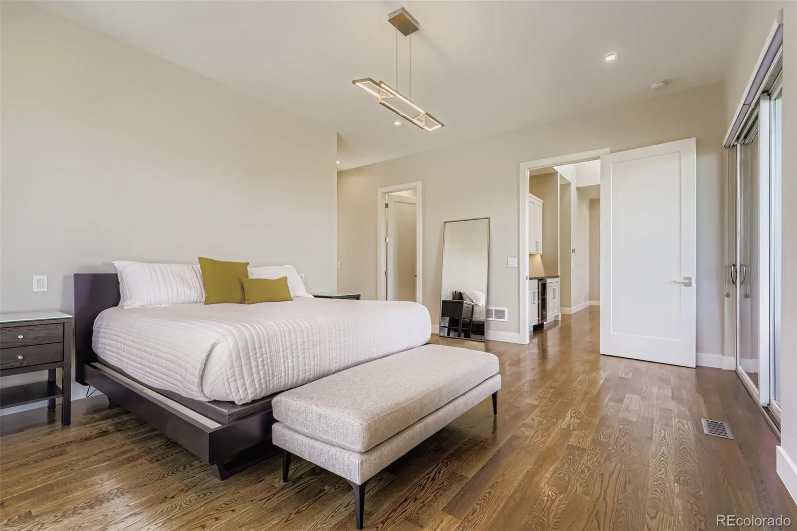 04162026192218 1600 21