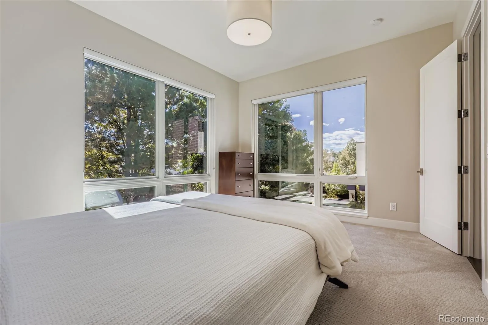 04162026192218 1600 32