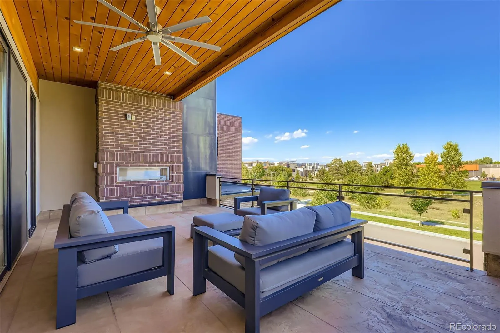 04162026192218 1600 44