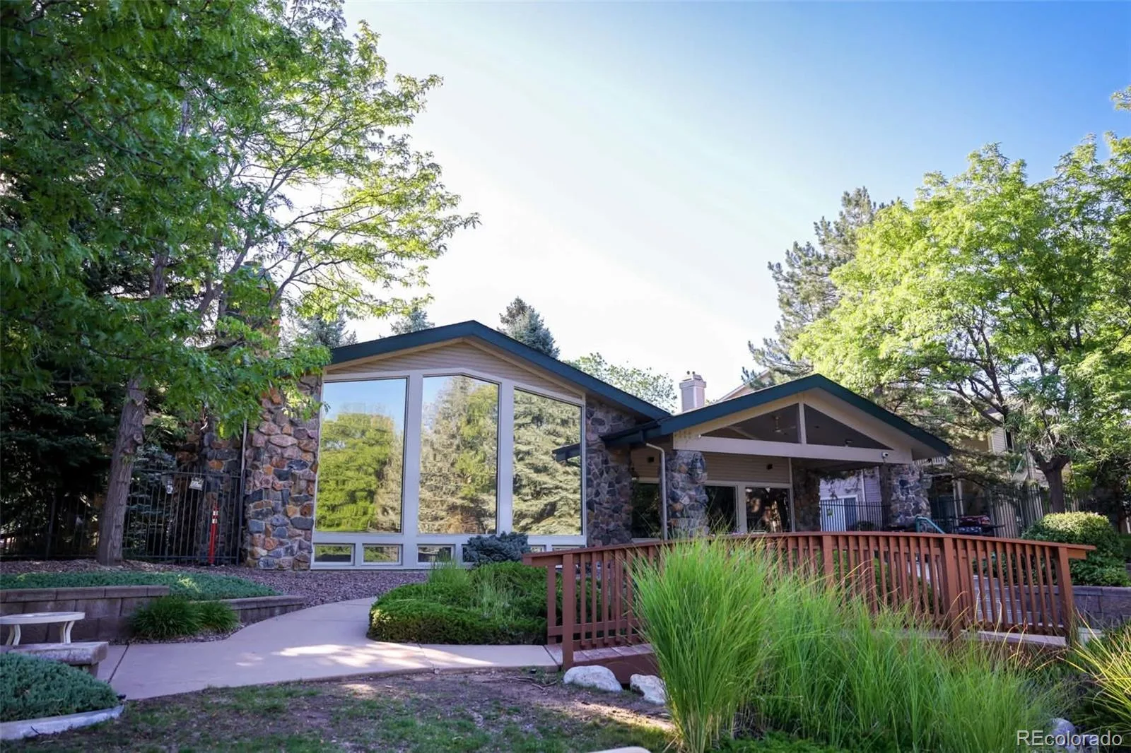 8342 Pebble Creek Way #102 Littleton CO 80126 | MLS #REC4615367 08212026161031 1600 39