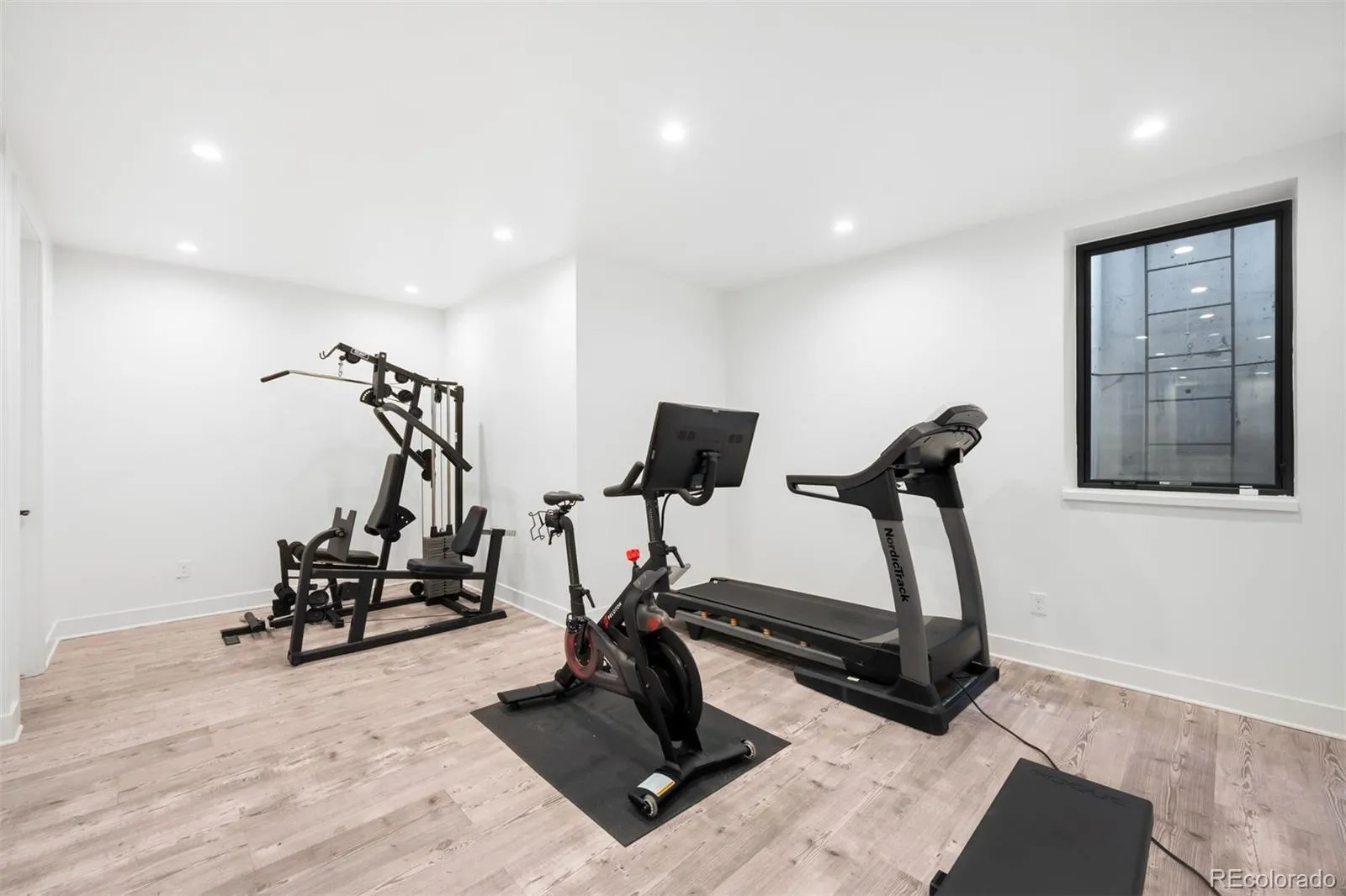 1186 S Gaylord Street Denver CO 80210 MLS #REC4619433 05112026183835 1600 33