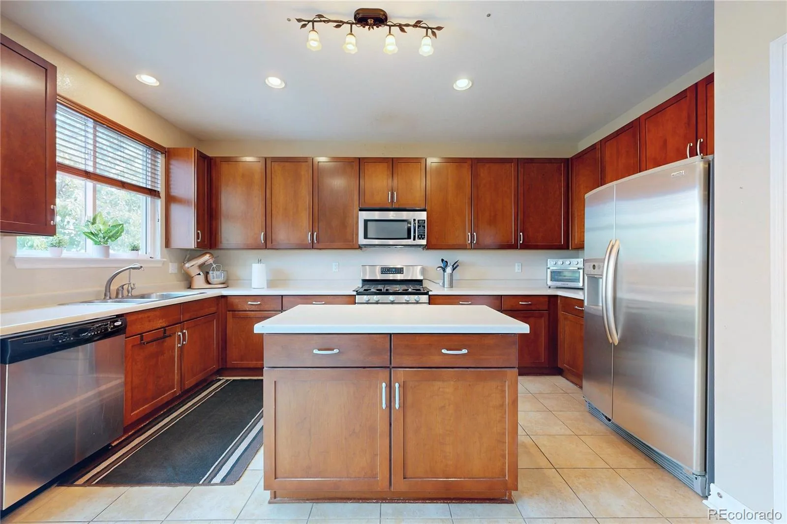 5548 Lewiston Court Denver CO 80239 | MLS #REC4623623 10072026000240 1600 21