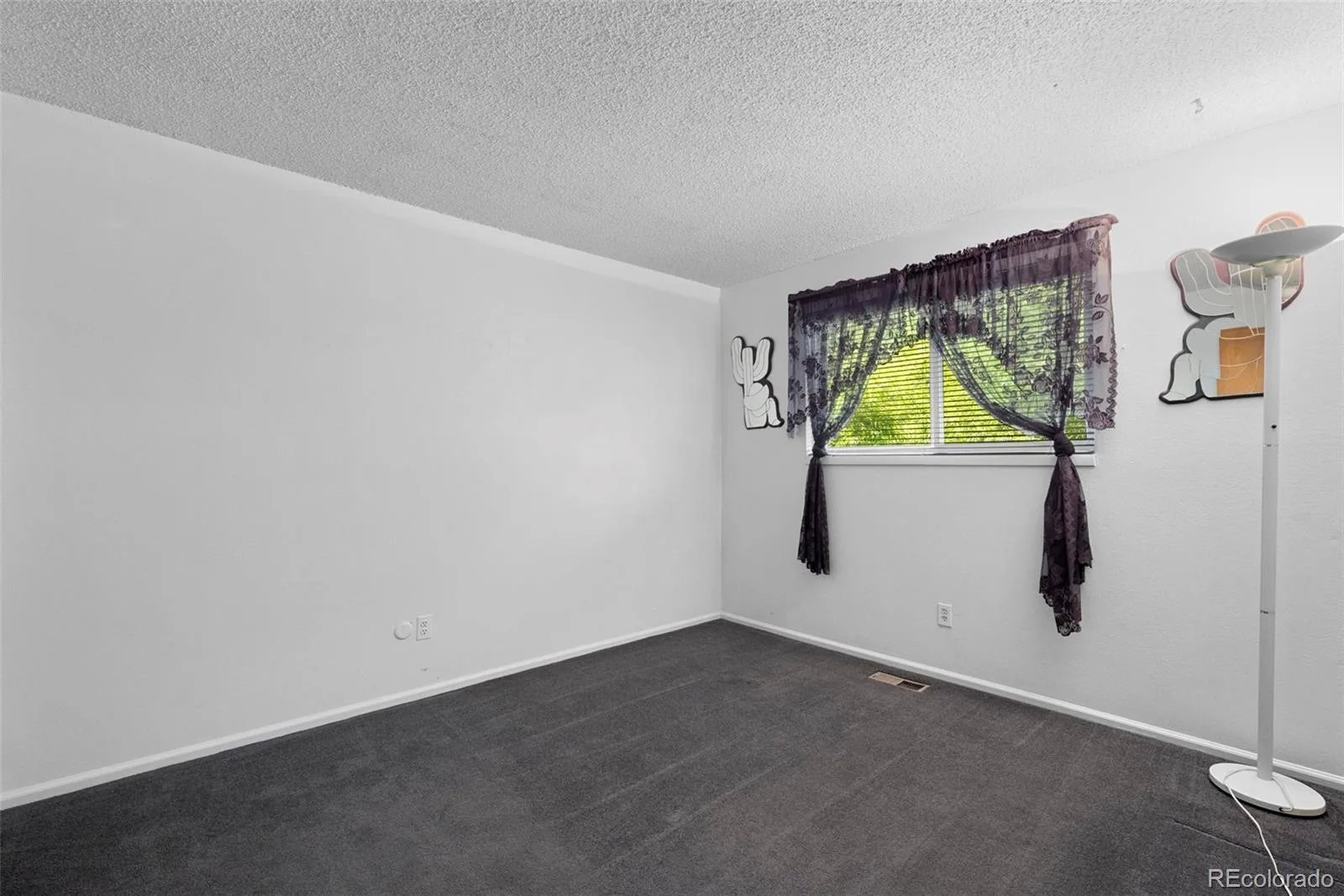 8692 W Fair Drive Littleton CO 80123 | MLS #REC4625444 06172026233620 1600 18