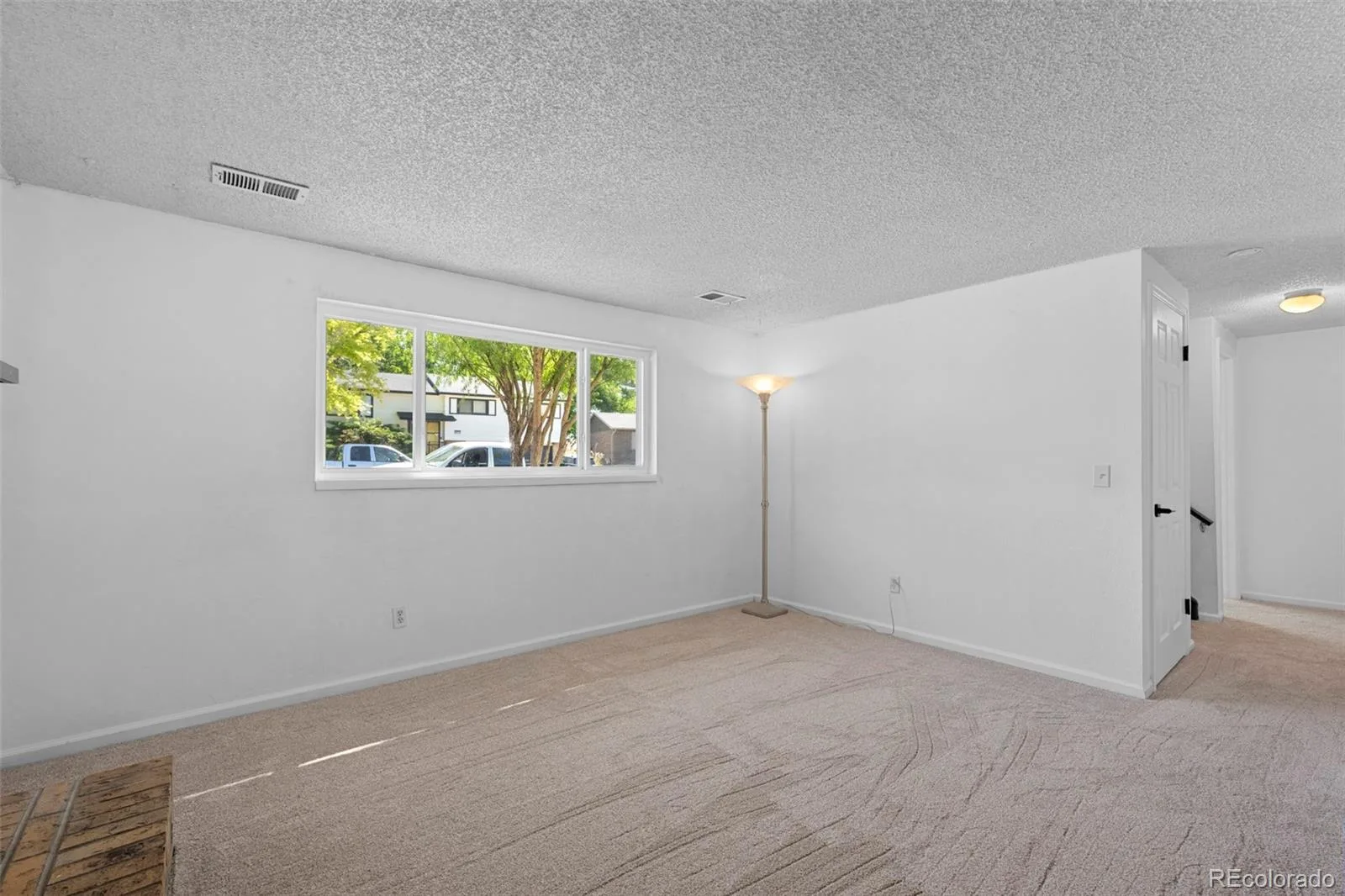 8692 W Fair Drive Littleton CO 80123 | MLS #REC4625444 06172026233620 1600 24