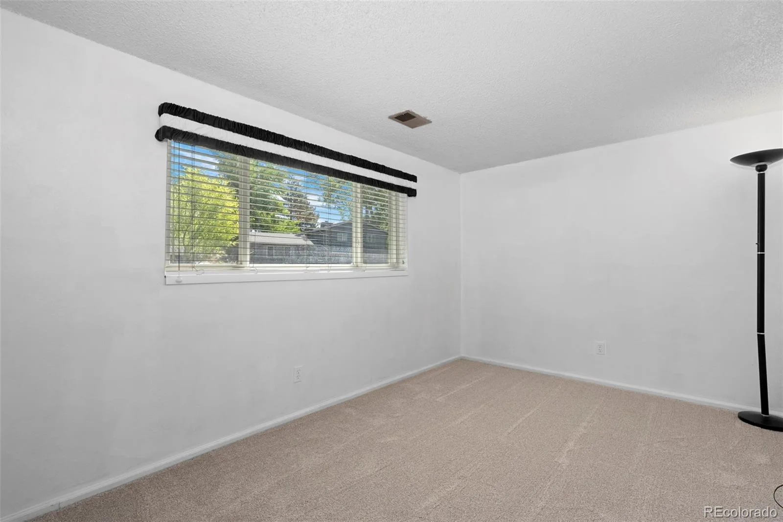 8692 W Fair Drive Littleton CO 80123 | MLS #REC4625444 06172026233620 1600 27