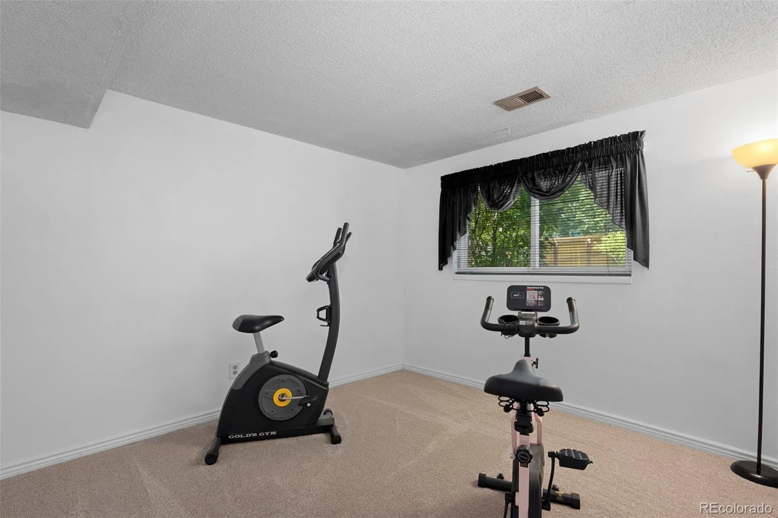 8692 W Fair Drive Littleton CO 80123 | MLS #REC4625444 06172026233620 1600 30