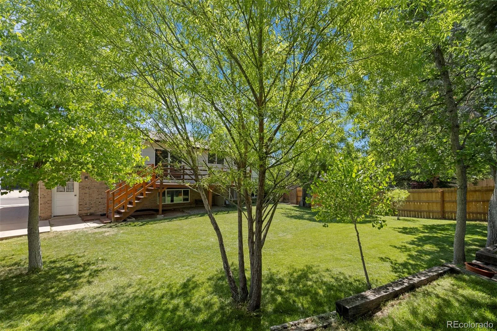 8692 W Fair Drive Littleton CO 80123 | MLS #REC4625444 06172026233620 1600 37