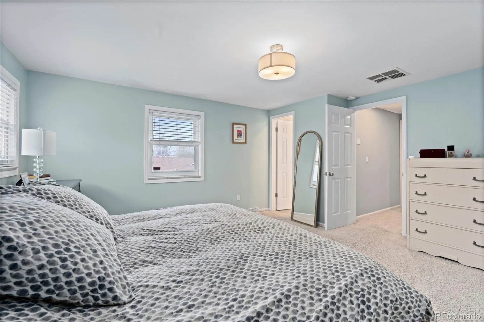 3966 S Magnolia Way Denver CO 80237 MLS #REC4631249 07032026164127 1600 22