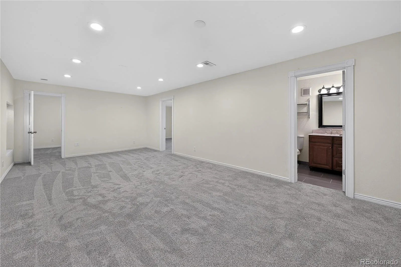 5881 S Quatar Circle Centennial CO 80015 | MLS #REC4631831 07302026045557 1600 20