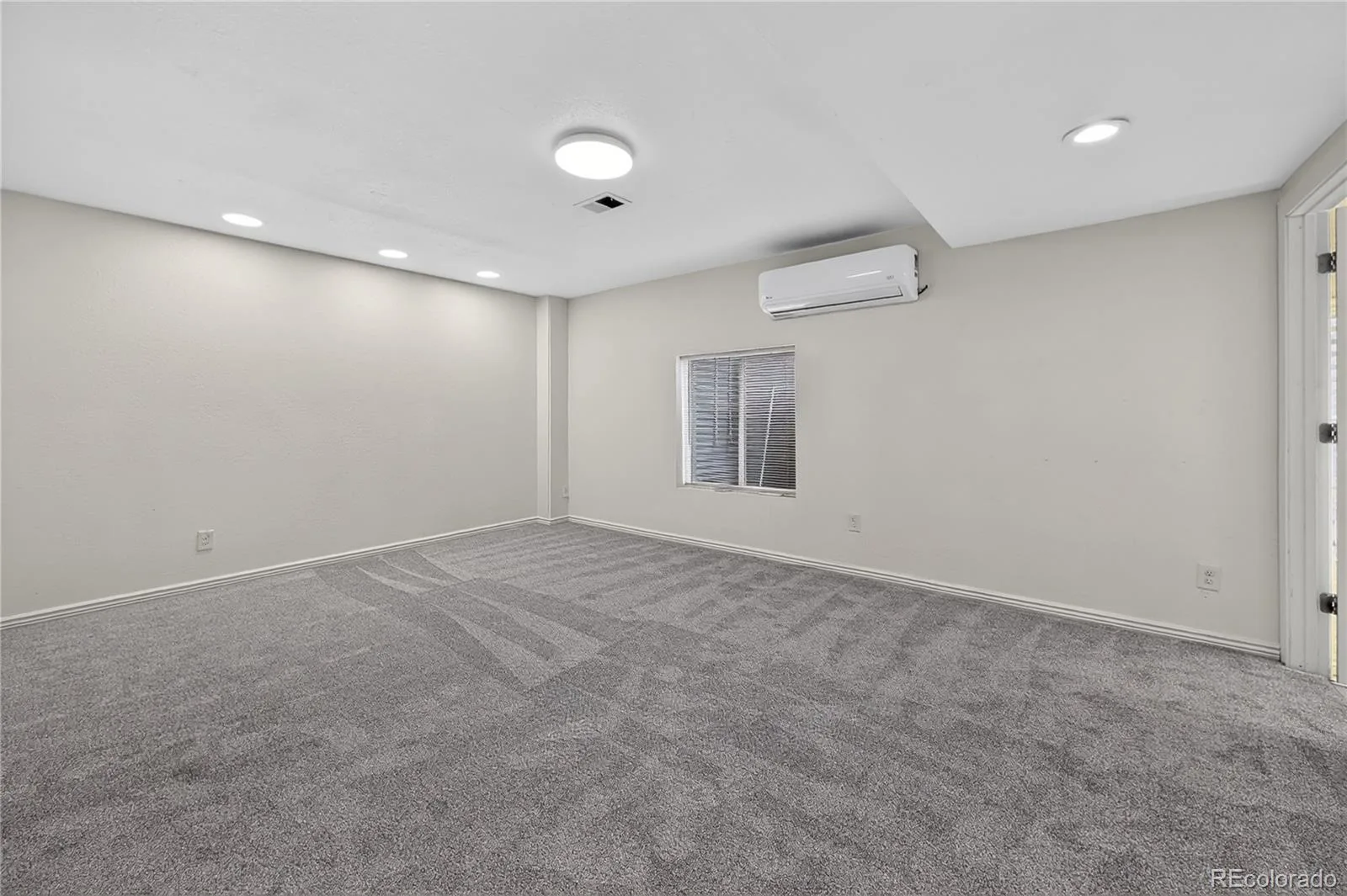 5881 S Quatar Circle Centennial CO 80015 | MLS #REC4631831 07302026045557 1600 23