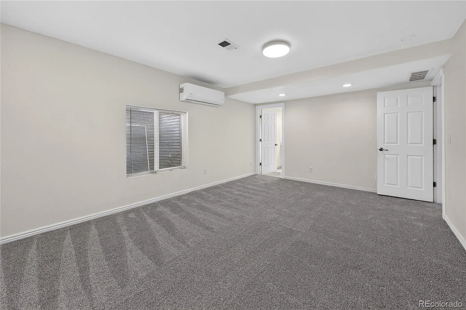 5881 S Quatar Circle Centennial CO 80015 | MLS #REC4631831 07302026045557 1600 24