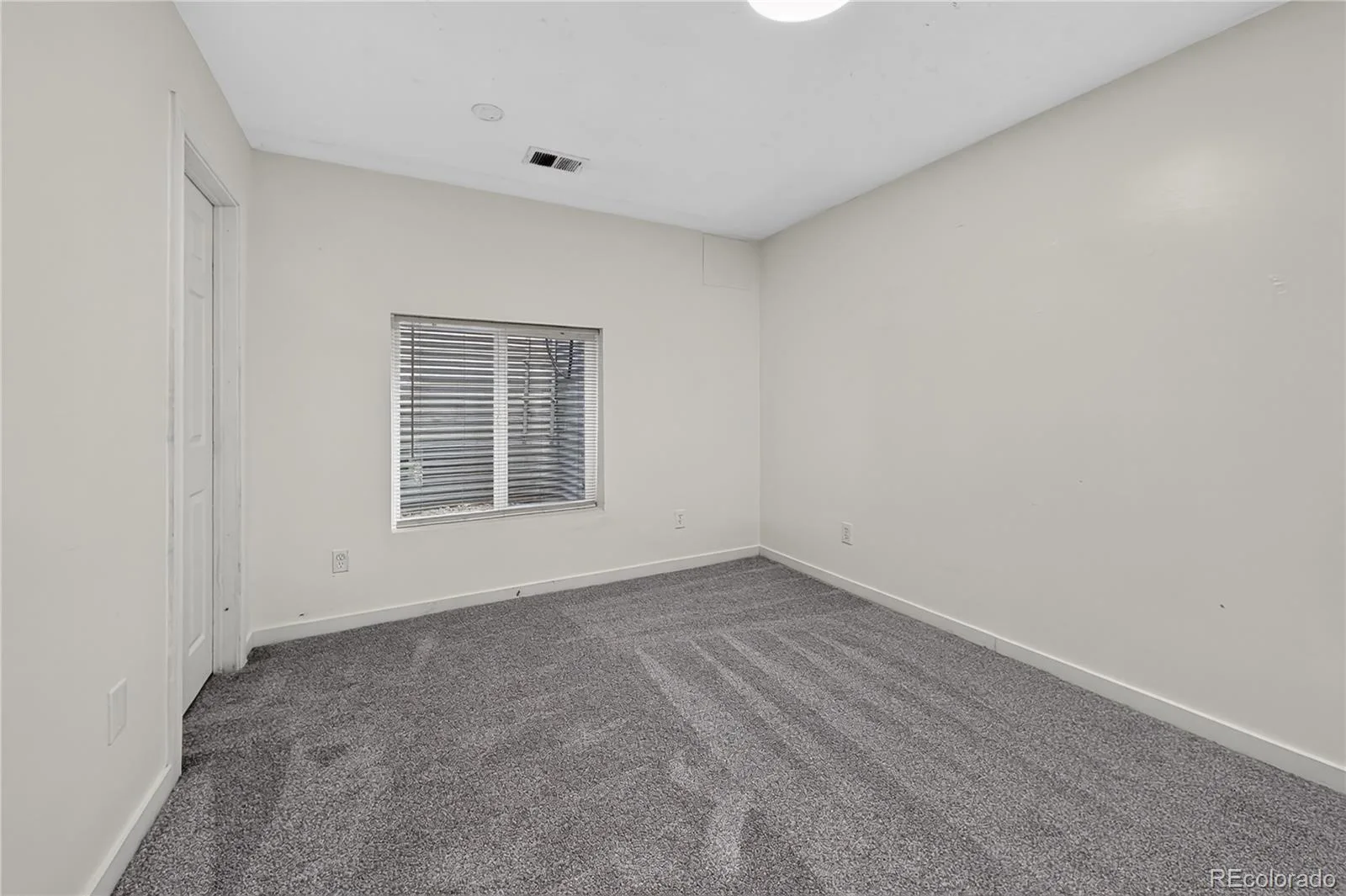 5881 S Quatar Circle Centennial CO 80015 | MLS #REC4631831 07302026045557 1600 27