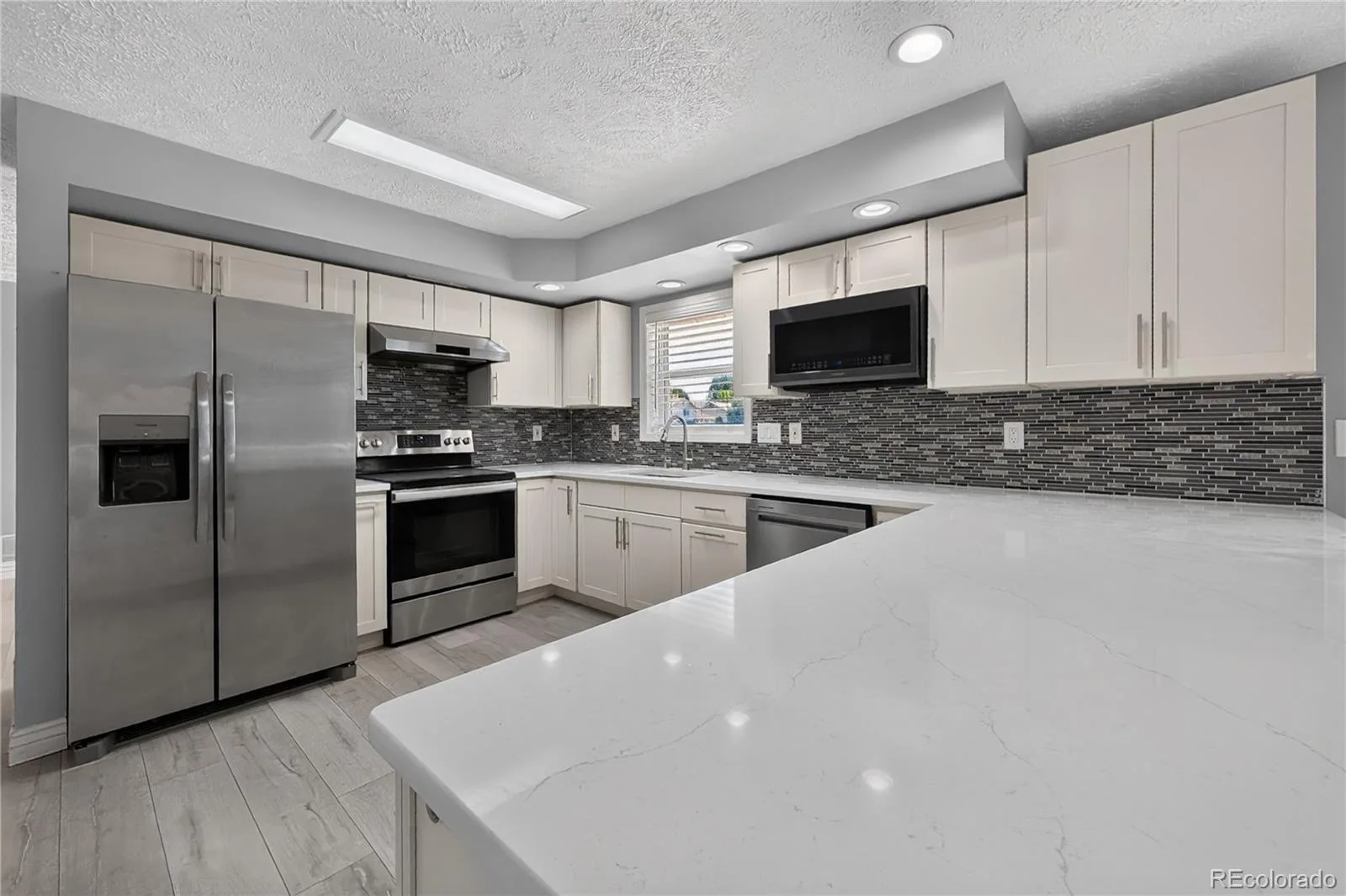 5881 S Quatar Circle Centennial CO 80015 | MLS #REC4631831 07302026045557 1600 3