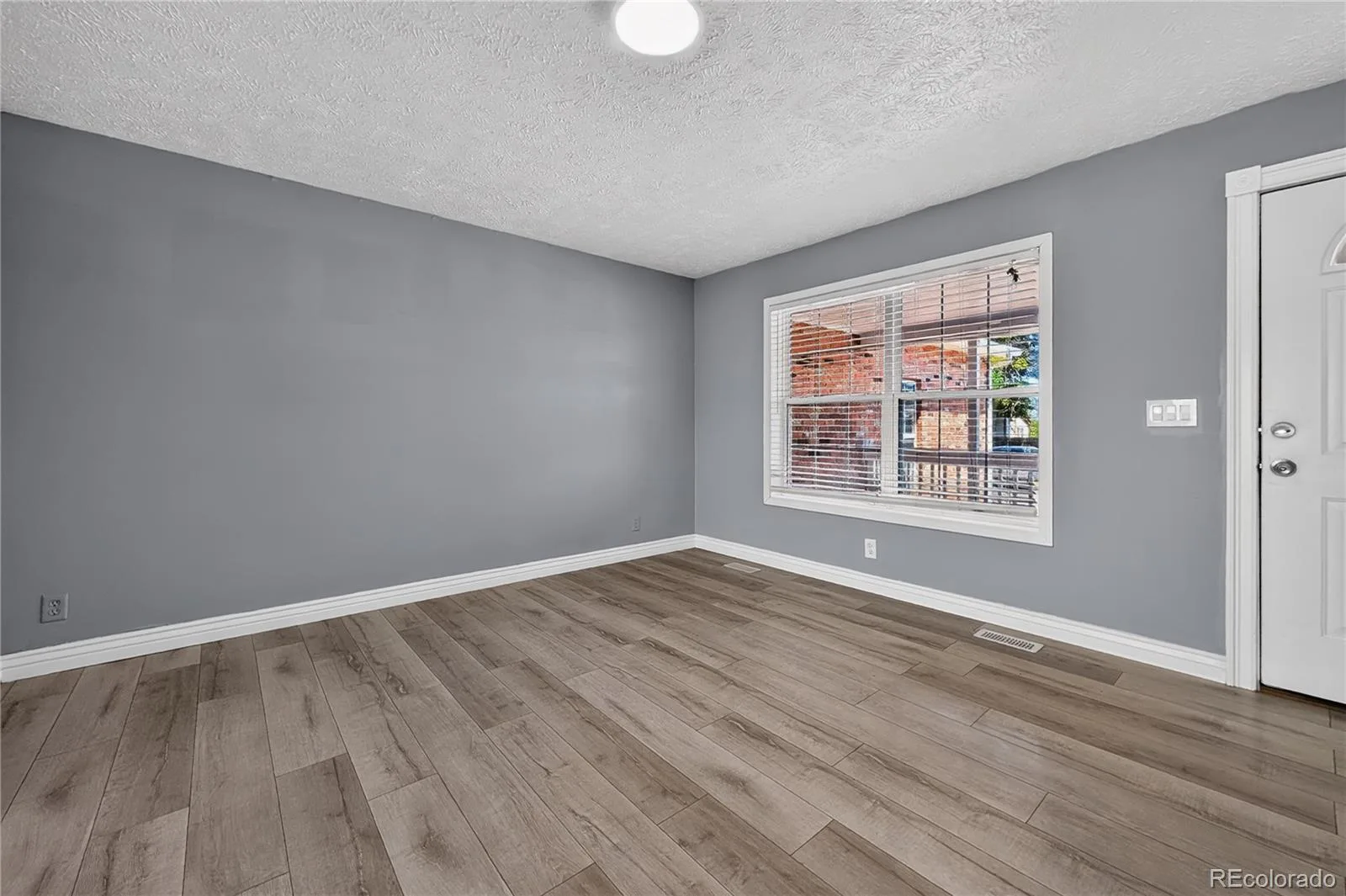5881 S Quatar Circle Centennial CO 80015 | MLS #REC4631831 07302026045557 1600 6