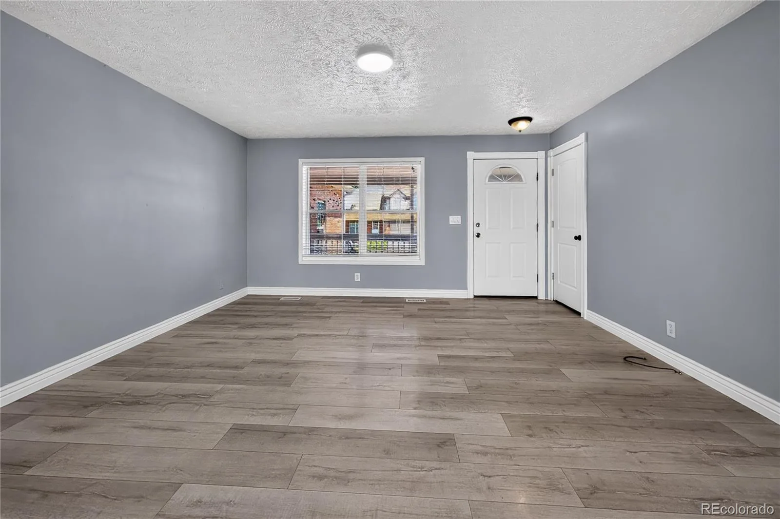 5881 S Quatar Circle Centennial CO 80015 | MLS #REC4631831 07302026045557 1600 7