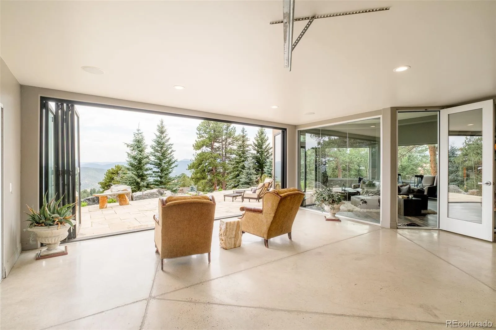23534 Waynes Way Golden CO 80401 | MLS #REC4632903 08072026004213 1600 29