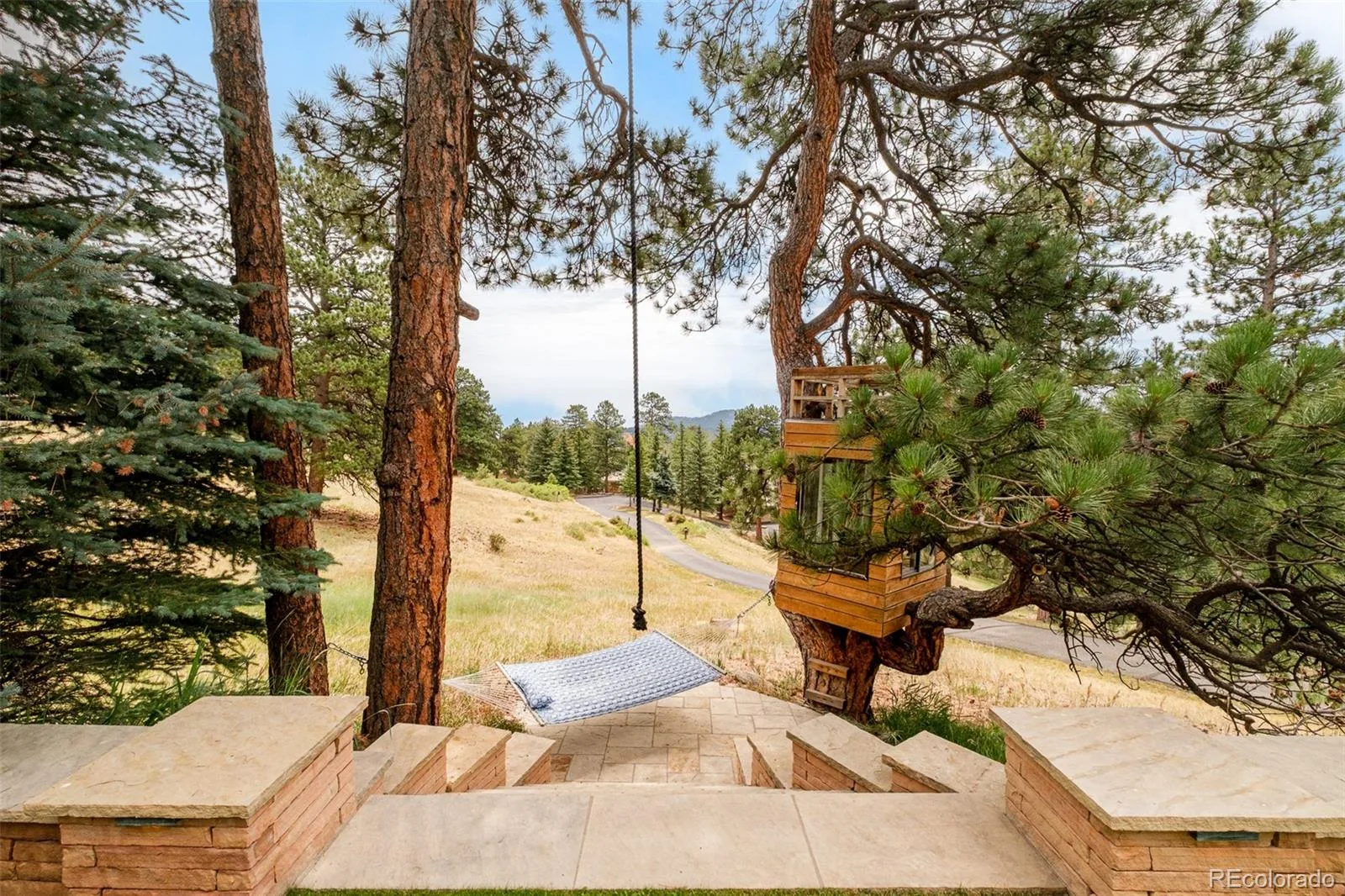 23534 Waynes Way Golden CO 80401 | MLS #REC4632903 08072026004213 1600 40