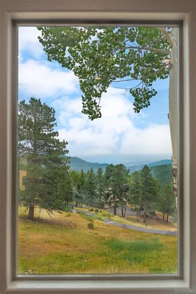23534 Waynes Way Golden CO 80401 | MLS #REC4632903 08072026004213 800 17