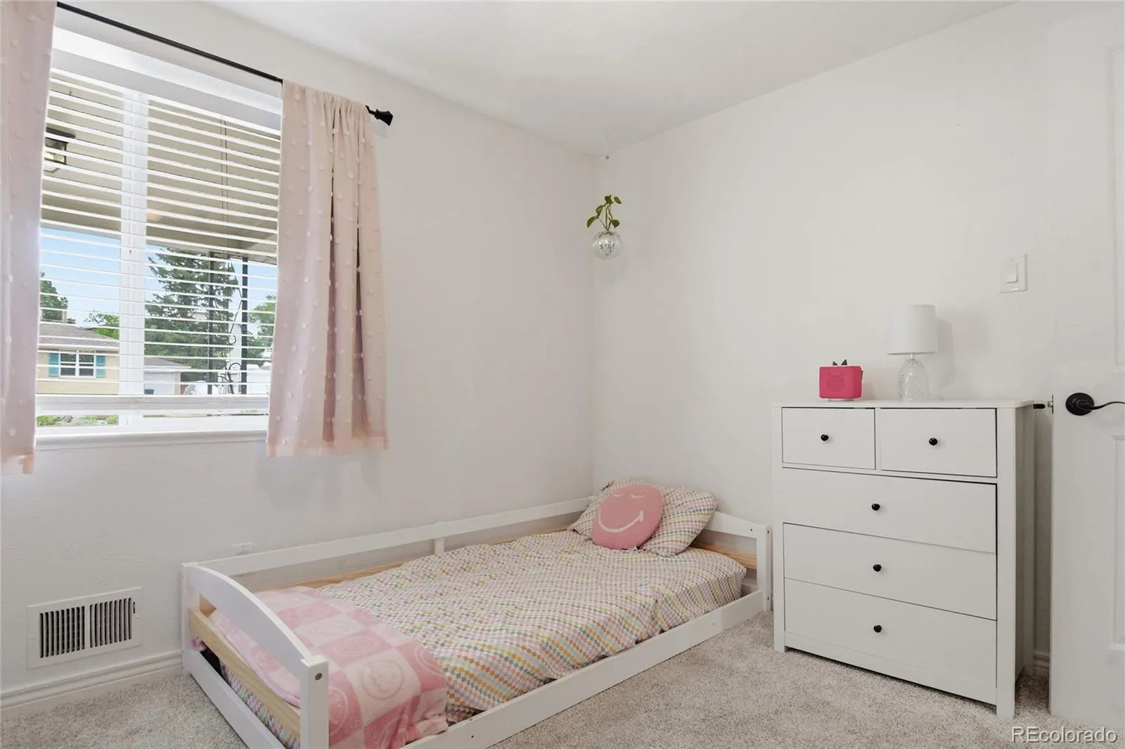9570 W 54th Place Arvada CO 80002 MLS #REC4635444 05212026184155 1600 25