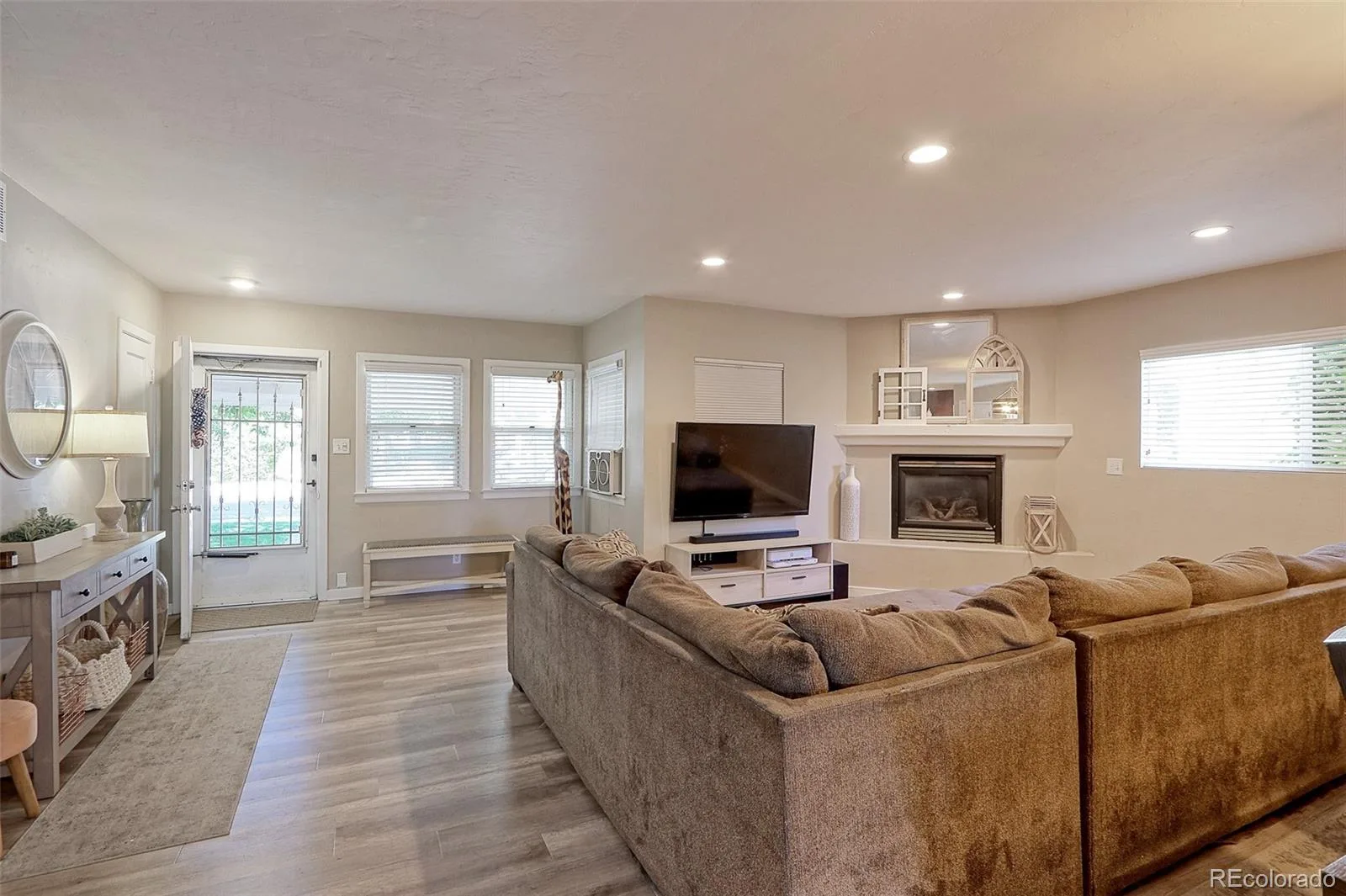 1536 S Meade Street Denver CO 80219 MLS #REC4636306 06132026012534 1600 2