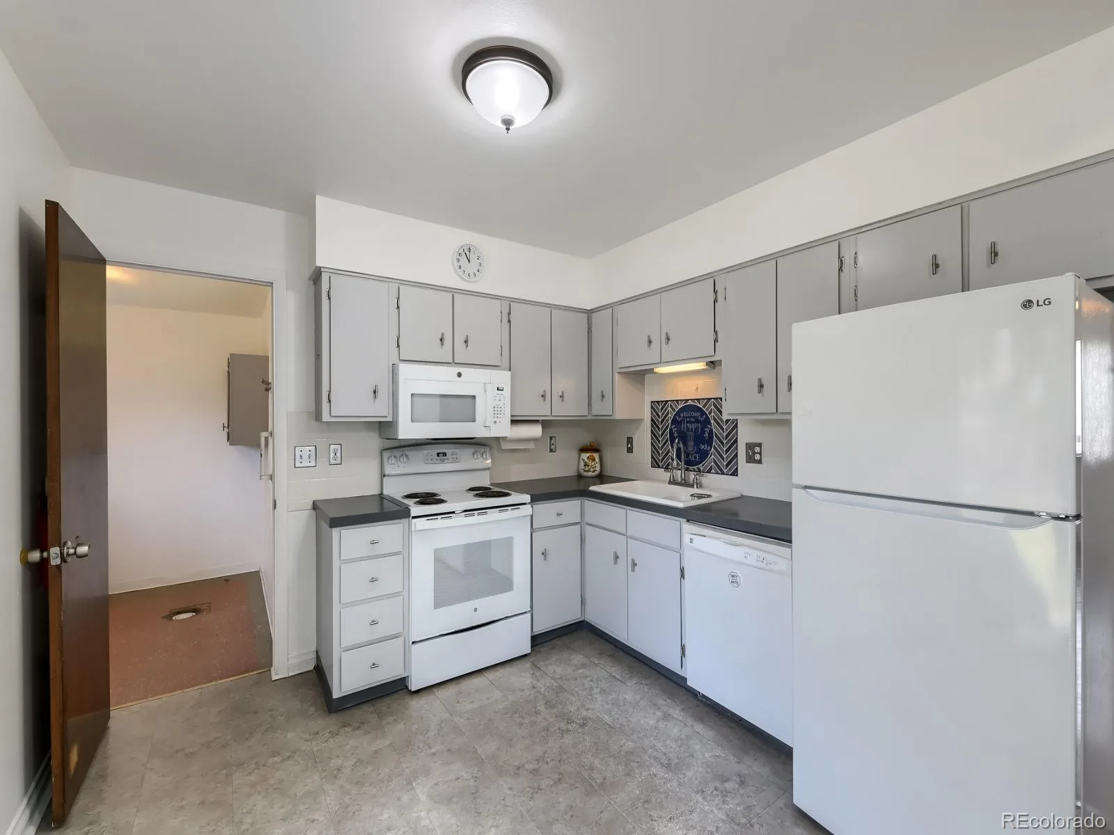 5321 King Court Denver CO 80221 MLS #REC4637362 06092026000807 1600 21