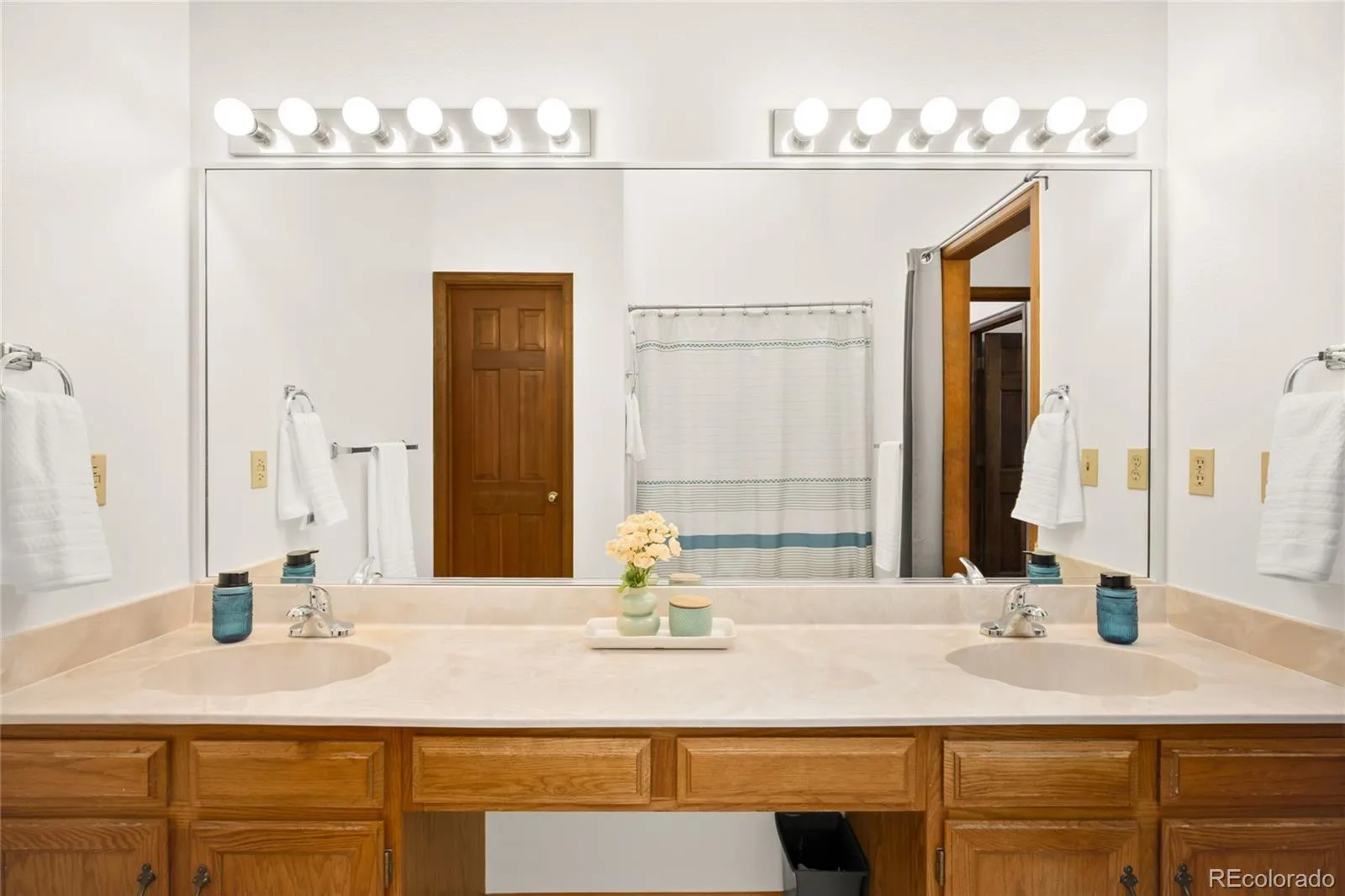 4211 S Fairplay Circle #F Aurora CO 80014 | MLS #REC4639078 08142026213505 1600 17
