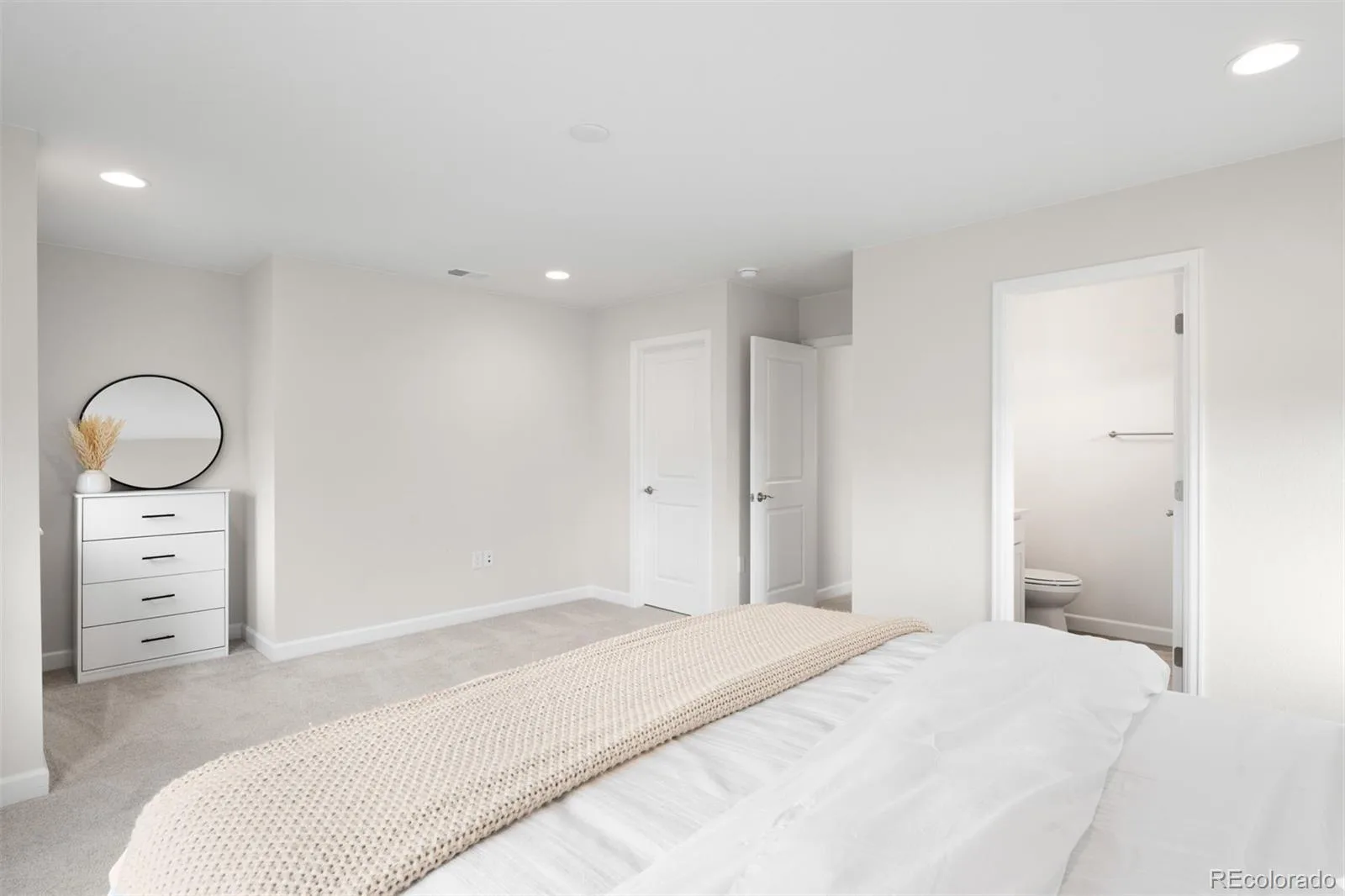 8927 Swan River Street Littleton CO 80125 | MLS #REC4639413 06032026224348 1600 20