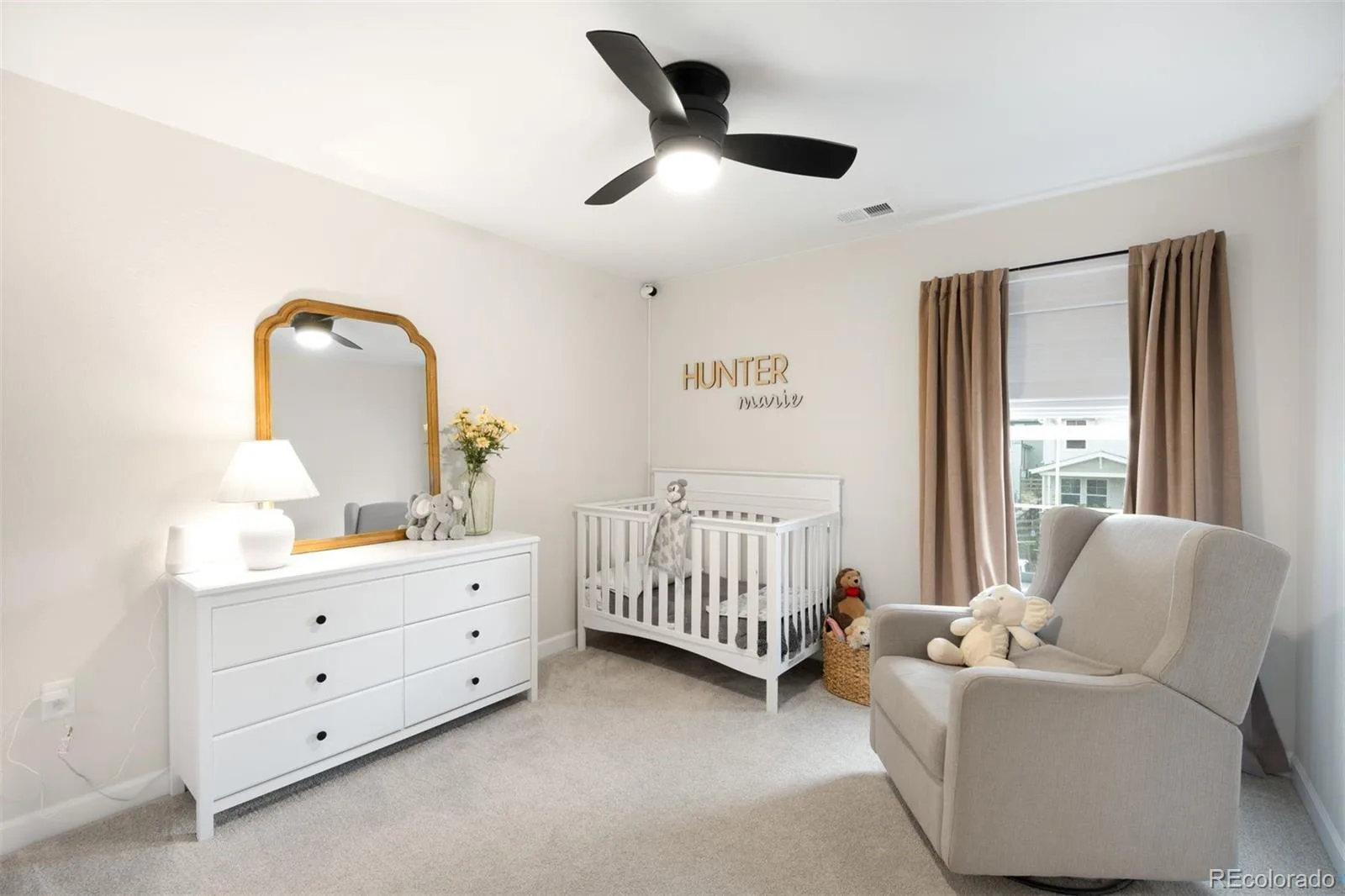 8927 Swan River Street Littleton CO 80125 | MLS #REC4639413 06032026224348 1600 22