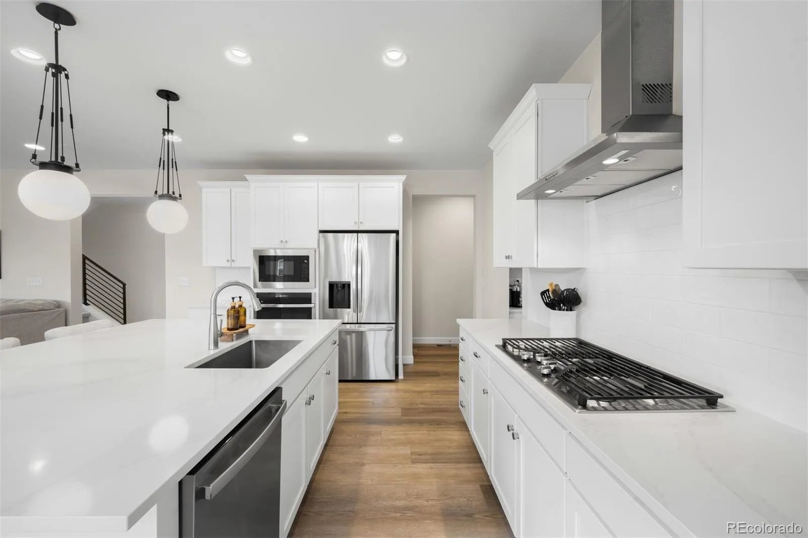 8927 Swan River Street Littleton CO 80125 | MLS #REC4639413 06032026224348 1600 4