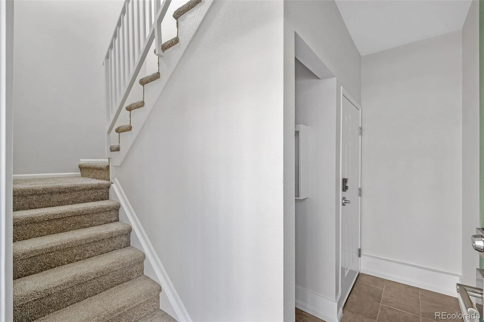 3884 S Dallas Circle #202 Aurora CO 80014 MLS #REC4642193 05022026200808 1600 10