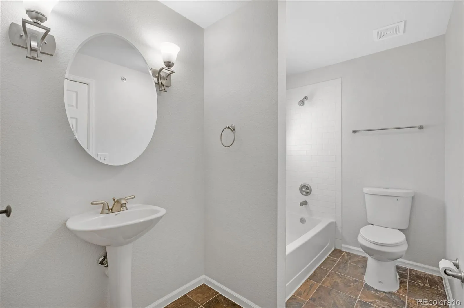 3884 S Dallas Circle #202 Aurora CO 80014 MLS #REC4642193 05022026200808 1600 16