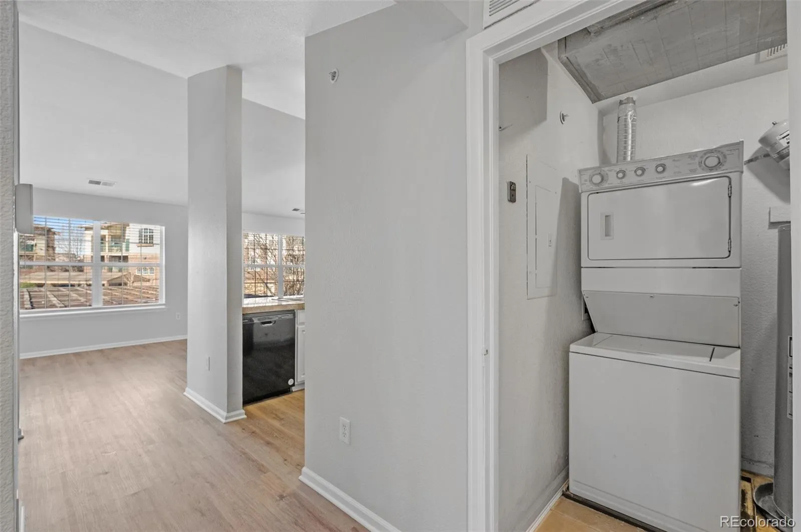 3884 S Dallas Circle #202 Aurora CO 80014 MLS #REC4642193 05022026200808 1600 19